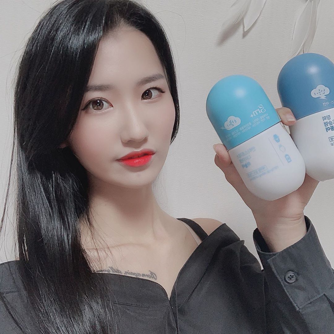 @s._.miiing on Instagram: “요즘 아무것도 안하는데 스트레스만 쌓여갔지만 하늘이, 천둥이로 힐링💧 . . 💙안티스트레스 다이어트 하늘이💙 -체지방 + 스트레스 감소 -신체기능 유지 위한 비타민 +미네랄 ✔️자기 전 1번 3정으로 스트레스로 인한 긴장과 피로, 체지방 바이! .…”