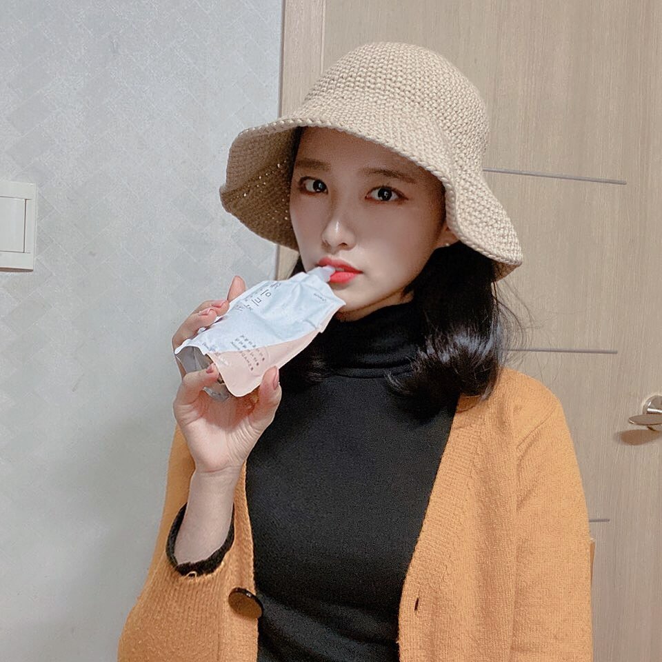LOME🎈 on Instagram: “붓기차 덕후 이쯤되면 진짜 알아줘야함  냄새 역한 붓기차 진짜 많은데 이건 안달고 향긋한 단호박 맛이남  17가지 원료라니... 말다함 . . .  #쉐이드링크 #shaderink #네이버1위 #붓기차 #붓기차추천 #효과좋은붓기차 #좋아요 #좋튀잡…”
