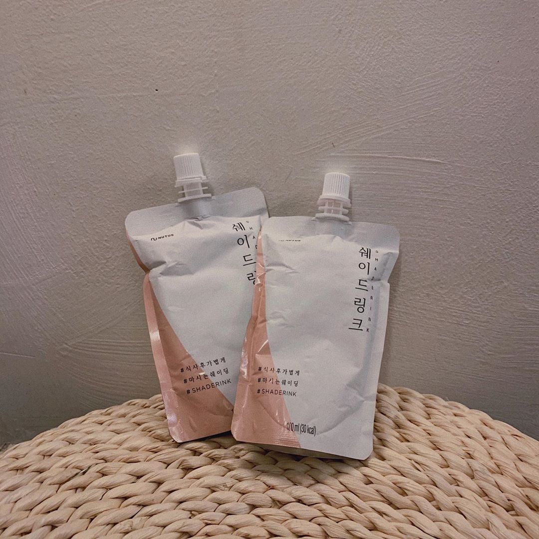 ✨𝑁𝐴𝑌𝐴✨ on Instagram: “자기 전까지 먹는 내가 덜 붓는 이유✨
밤에 하나, 출근 전에 하나 먹으면 붓기가 쏙 빠지지롱 ꒰◍ᐡᐤᐡ◍꒱ .
#쉐이드링크 #shaderink #네이버1위 #붓기차 #붓기차추천 #효과좋은붓기차 #ad”