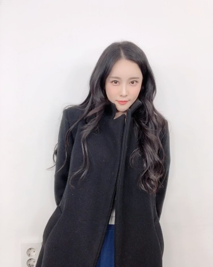 우지희 on Instagram: “#첫줄 #안티스트레스  #긍정마인드 다들 힘내요💪 오늘 하루도 즐겁고 행복하게😘💕 . . #GRN #지알엔 #GRN하늘이 #GRN천둥이 #grn하늘이천둥이 #grn천둥이하늘이 #하늘이천둥이 #천둥이하늘이 #지알엔하늘이천둥이 #지알엔천둥이#하늘이…”