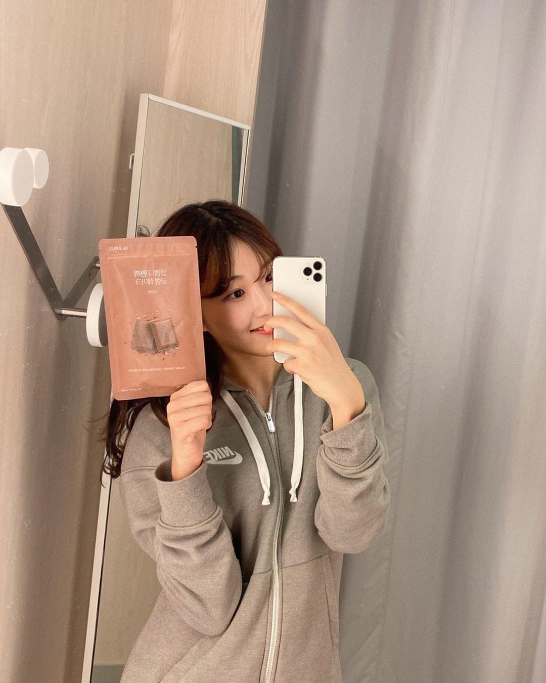 시원 on Instagram: “다이어트 쉐이크 처음먹어보는데  맛있어서 아침대용으로 먹고있어요 😚  지퍼백에 물만 넣고 먹으면 돼서  가지고 다니기에도 간편해요 😝 . . #글램디 #glamd #한끼글램쉐이크 #다이어트 #다이어트식품 #다이어트간식 #다이어트쉐이크 #추천템 #AD…”