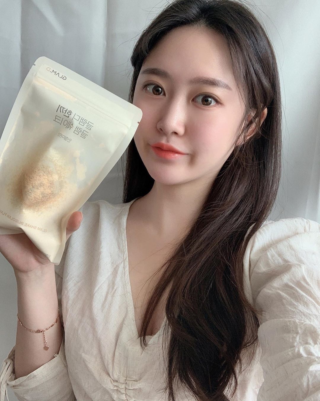 ✨ on Instagram: “한끼 걱정없이 간편하게 글램디 🧡

#글램디 #glamd #한끼글램쉐이크 #강남 #다이어트 #다이어트식품 #다이어트간식 #다이어트쉐이크 #추천템 #AD #일상 #소통 #데일리 #관리하는여자 #셀피 #셀카 #셀스타그램 #팔로우 #좋아요”