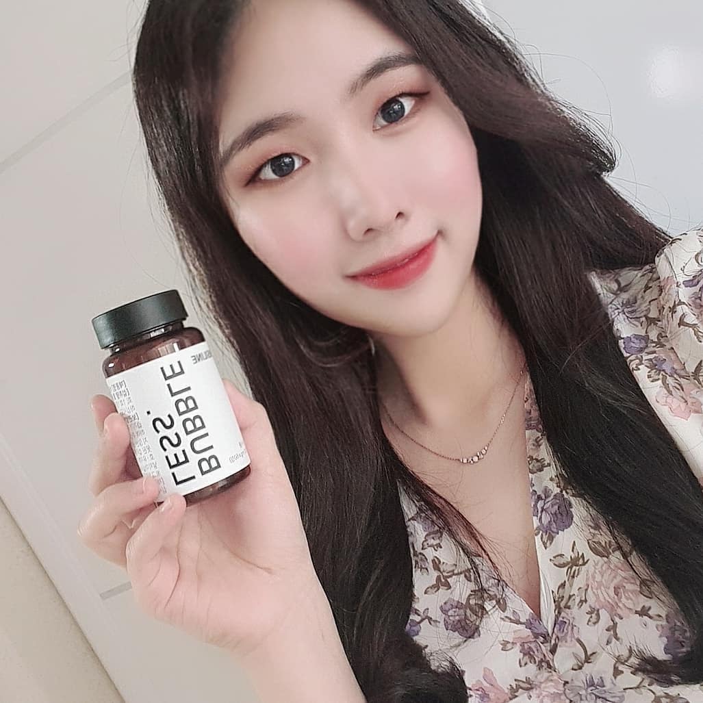 김수민 on Instagram: “혈행개선과 붓기에 좋은 버블레스센시라인ღ  기름진 음식을 좋아하는 저에겐 아주 큰 선물🎁  1일 2회, 1회 1정씩!! (1박스 60알로 한달분) 요런 조그마한 초록 알약이랍니다 💊 저는 알약을 잘못먹는데요🥺 이건 작아서 쉽게 삼킬 수 있었어요…”