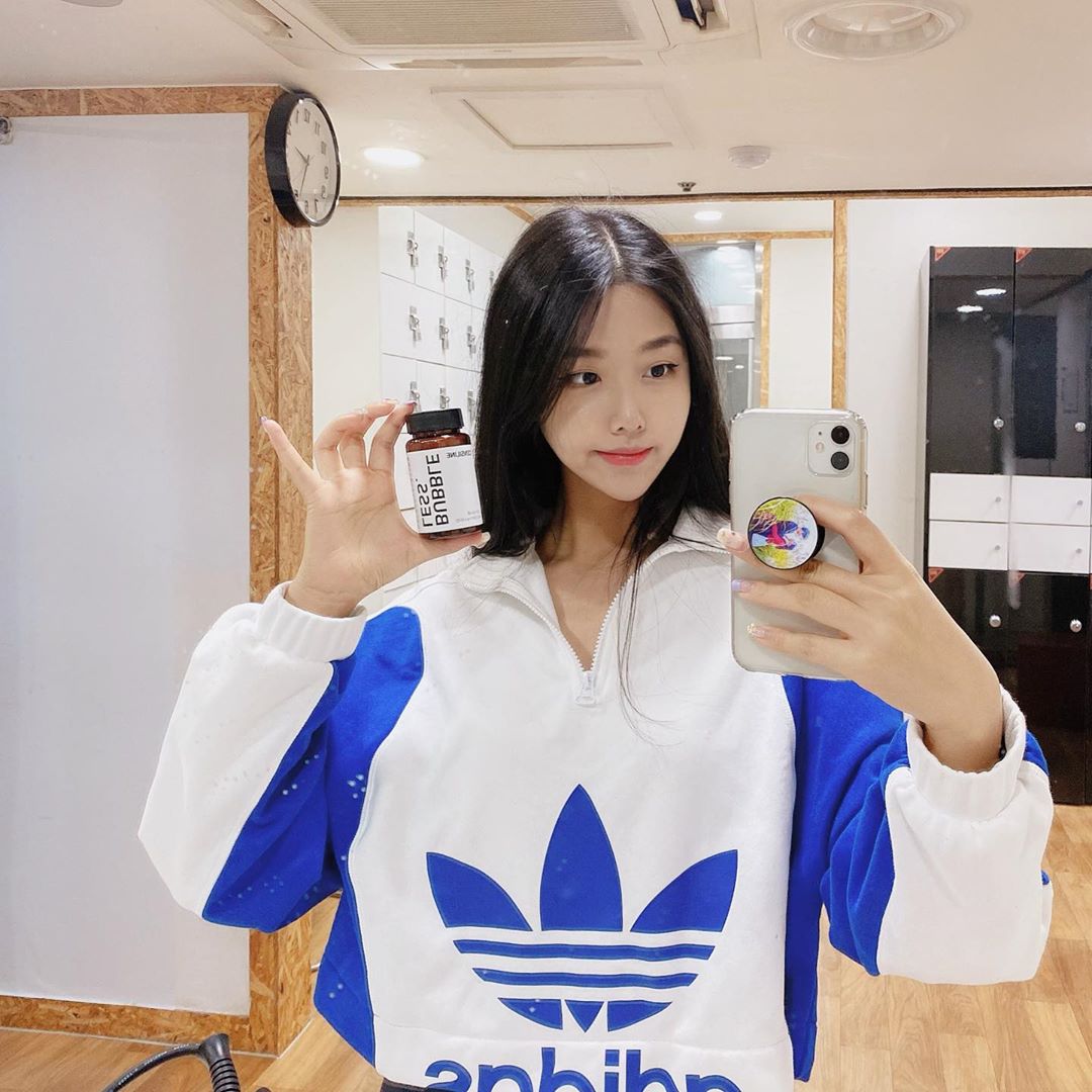 망먕밍묭 on Instagram: “운동하는 동안 염분을 줄여도 아침,저녁이면 붓는 몸뚱이 덕분에 먹는것만 계속 줄이다가 발견한 잇탬🤩 거의 다이어트 약쟁이라 안먹어본 약이 뭐냐고 물어봐도 될 정도지만 잘 붓는 몸에 좋은 옥수수수염추출물분말, 호박농축분말 등 좋은 부원료가 함유되어…”