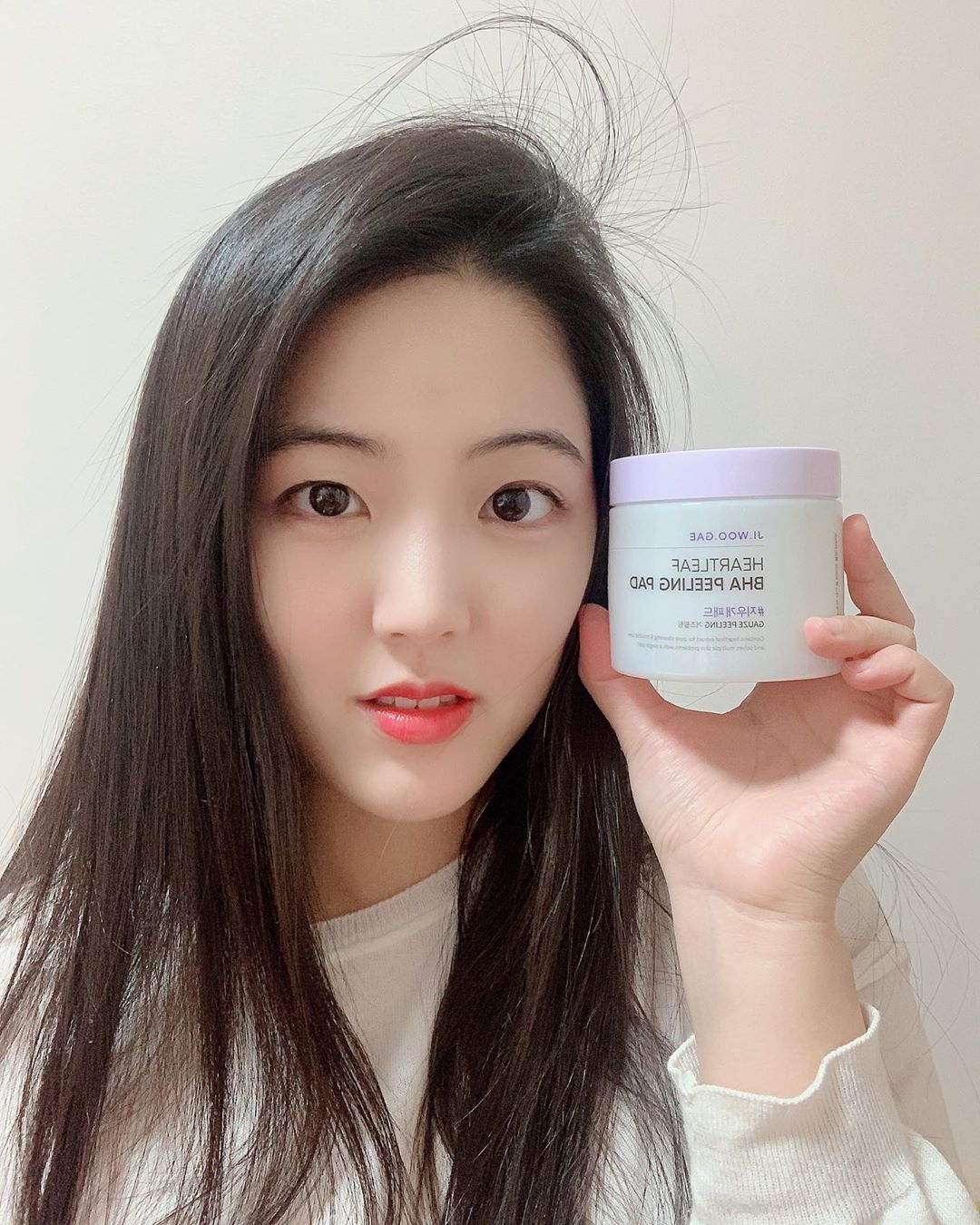 ᴊɪʏᴜɴ❤️🧡 on Instagram: “내 건성인 피부에 매일 하기엔 조금 자극적일수도 있지만 세안하고 토너 대용으로 사용하면 잔여물도 더 제거되는 느낌! . . . #셀리맥스 #지우개패드 #각질제거 #토너패드 #필링패드 #닦토패드 #패드추천 #각질제거추천 #필링추천 #피부관리 #패드…”