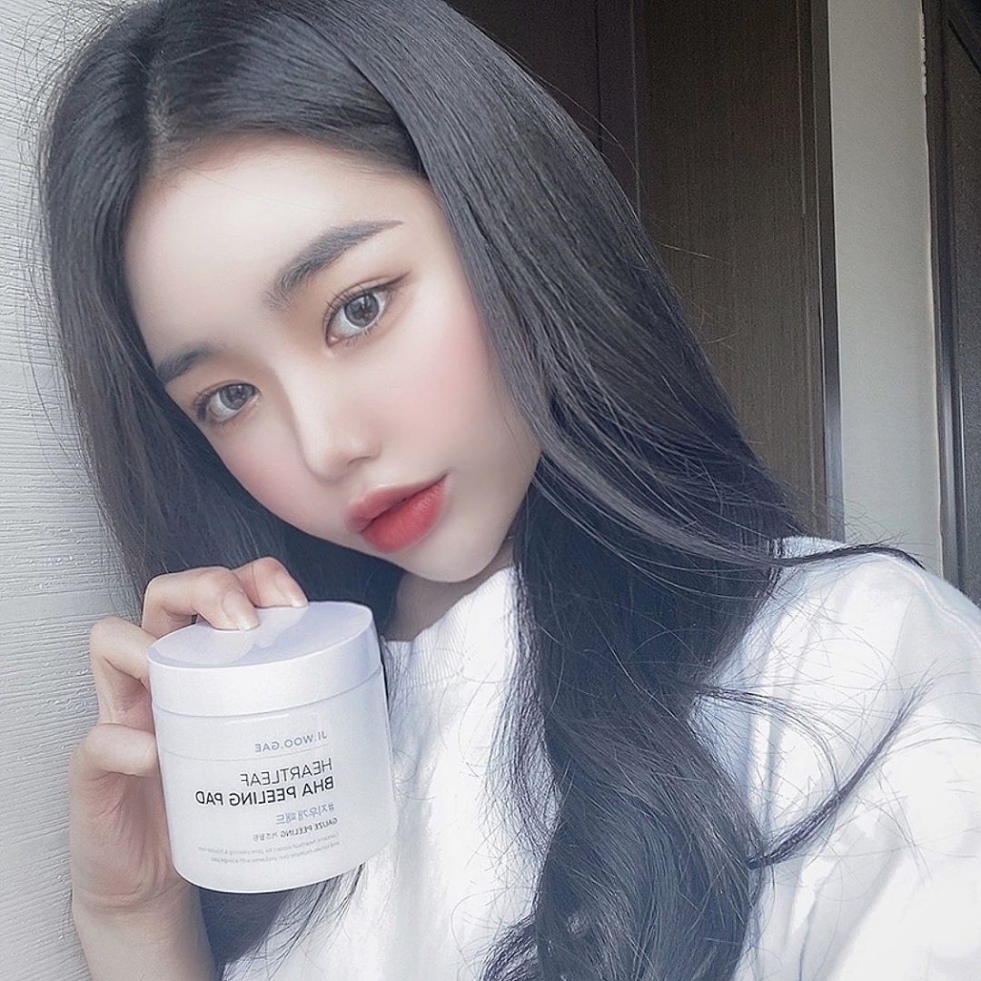 🍓디니듀🍒 on Instagram: “더 편하고 간편하게 스킨케어중 😎
.
.
#셀리맥스 #지우개패드 #각질제거 #토너패드 #필링패드 #닦토패드 #패드추천 #각질제거추천 #필링추천 #피부관리 #패드 #협찬 #피부결관리 #피부결패드 #관리하는여자”