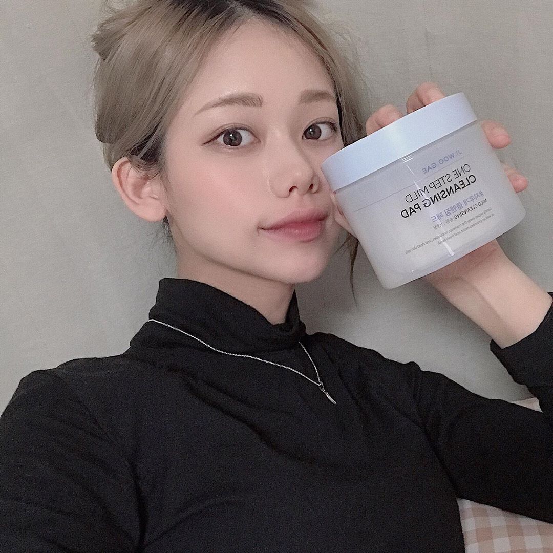 노비오 _민선 on Instagram: “킇ㅎㅎ요고로 지우고
바로 자면 꿀이다아아앙 ✨
패드에 옴총 촉촉하게 스며있어서
몇번을 닦아내도 촉촉쿠 .. •.•
.
#세상귀차니즘인 #민선스 #이거면끝이닿
#셀리맥스 #지우개클렌징패드”