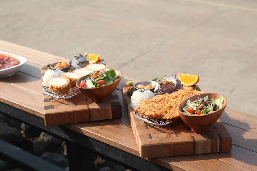 플레이팅부터 예술이다;)
맛보기 전에 눈으로 반하다.

_
_

제주여행중 들른 매력적인
맛집오브맛집!
기억하고 들리면 센스인정!! _
_

#일상 #데일리 
#dailygram 
#여행스타그램 #여행에미치다 
#제주 #제주도 #jeju 
#성산맛집 #우도 #하고수동해수욕장 
#하고수동맛집 #서빈백사 #검멀레해변 
#우도검멀레 #우도서빈백사 #우도하고수동해수욕장 
#제주맛집 #우도맛집 #우도여행 
#온오프#우도온오프#jmtinivelli