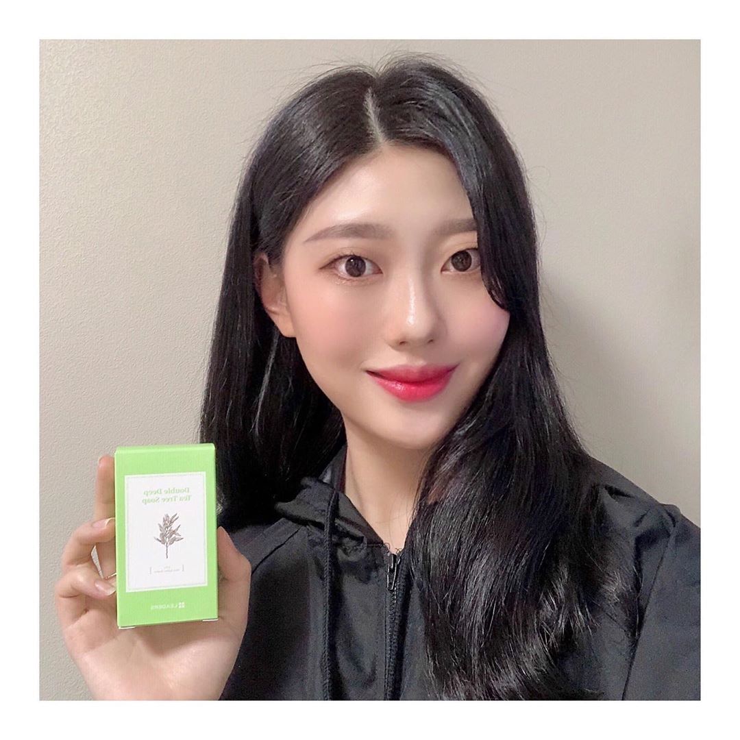 해리 on Instagram: ““티트리 오일”이 함유 된 천연 수제 비누로 민감하고 자극 받은 피부에 클렌징으로 탁월! 순한 성분으로 피부 자극 및 유해성분 무첨가, 풍성한 거품으로 깨끗한 클렌징, 자연유래 성분으로 피부진정 모공수축과 촉촉함까지 모공 속 노페물 제거에 효과만점…”