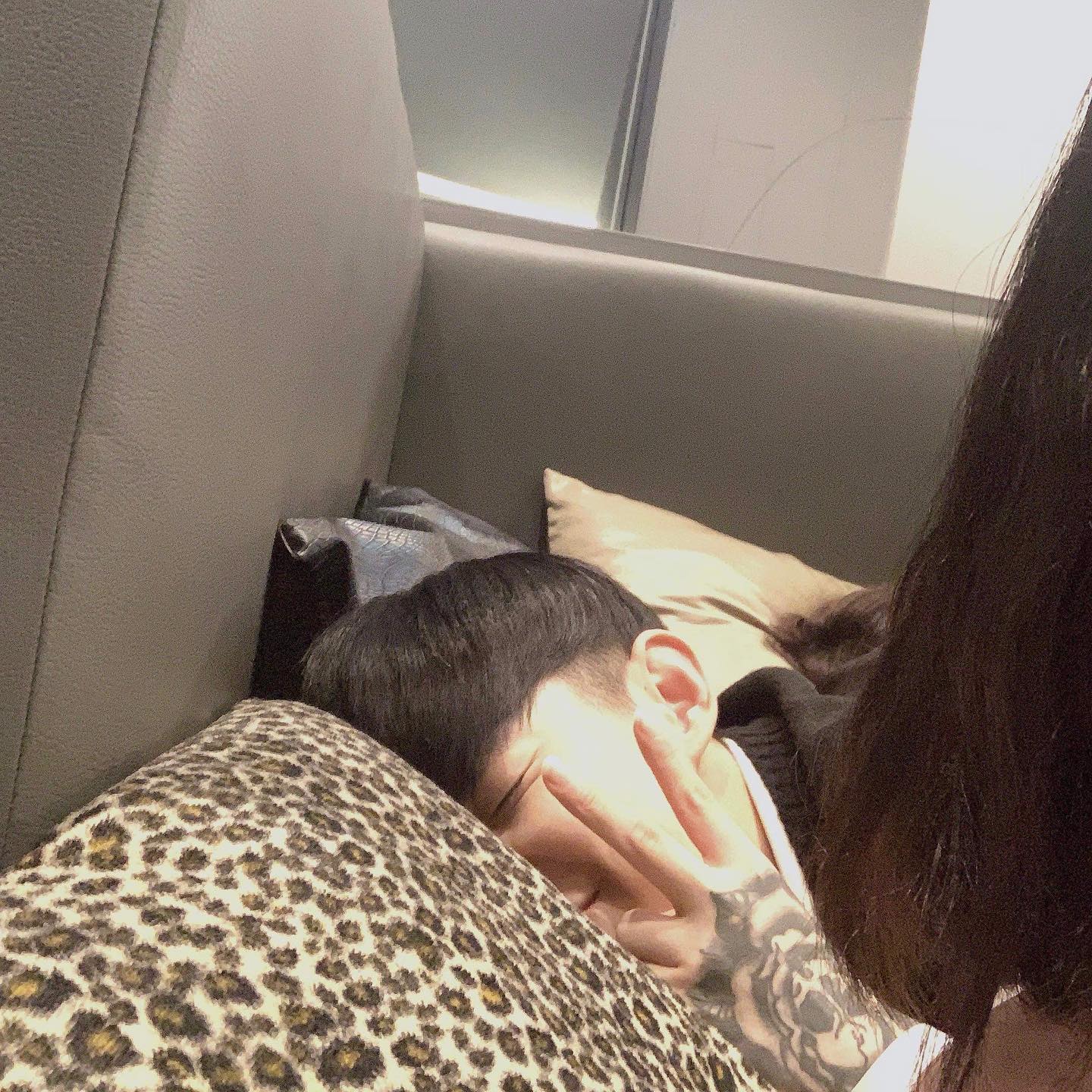 코로나 때문에 슬프다 슬퍼 열업운 코로나 조심하세오 ෆ¯ࡇ¯ෆ