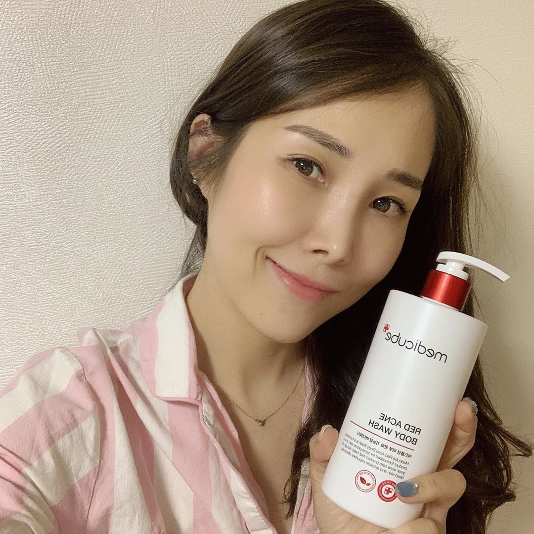 소확행 기록중✨ on Instagram: “⠀ 우리 인친님들은 바디 피부 좋으신가요~? 전, 등 가슴 부위에 유난히 유분이 많아서 여드름이 자주 나요 ㅜ ㅜ 다른덴 괜찮은데 유독 여기만 이러니까 노출