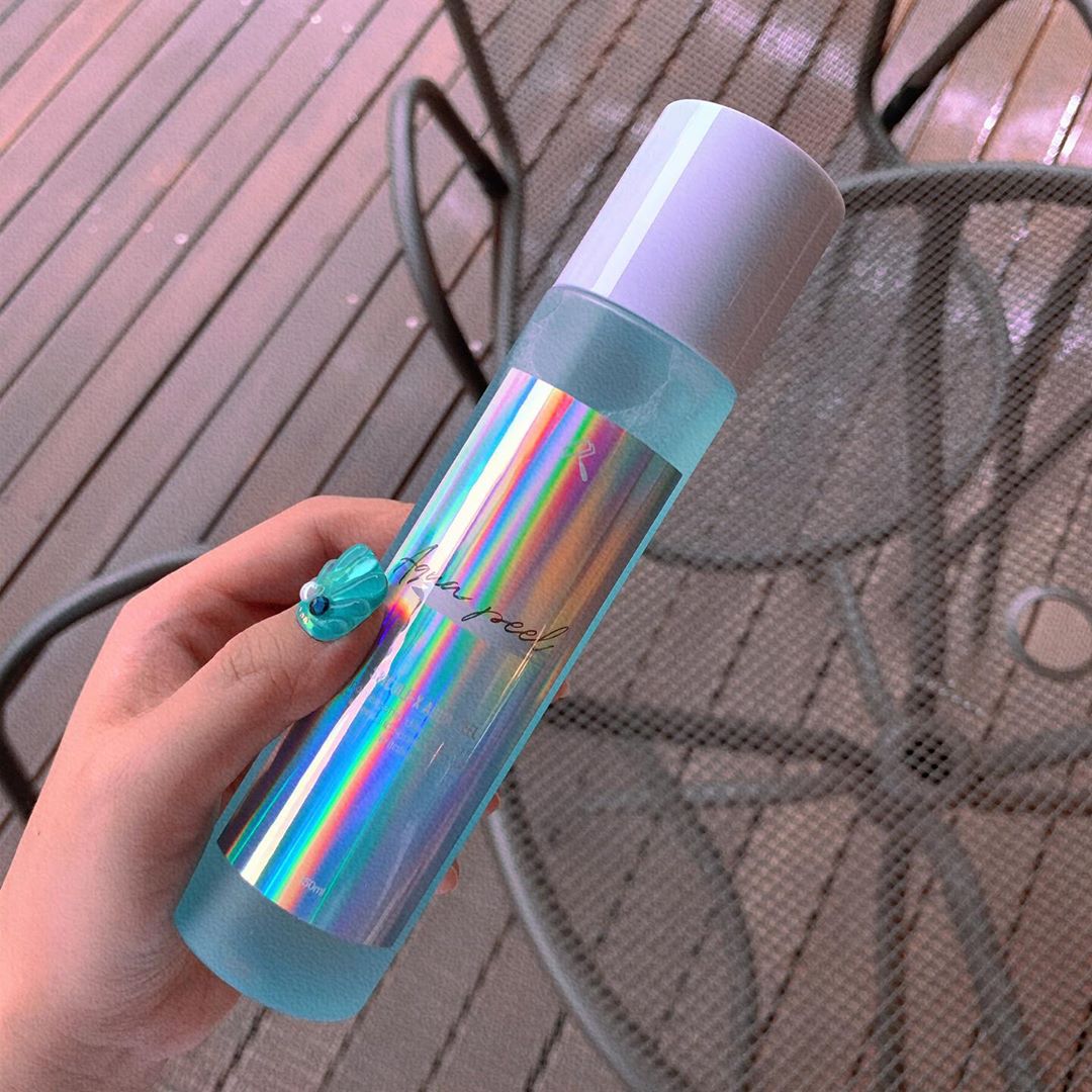 하나 on Instagram: “각질폭팔할때 쓰는 내 닦토🐠💦 화장솜으로 슥슥 하면 맨들맨들해지는게 너어무 좋움 #밀대토너#아쿠아필토너#필링토너#각질토너#닦토#모공토너#수부지토너#지성토너#