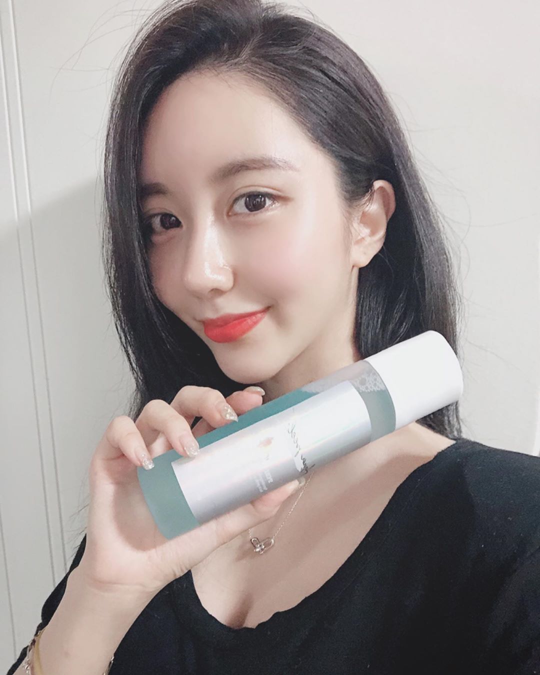 @yxxn_yxxn shared a photo on Instagram: “# 기초중 중요하다고 생각하는게 토너예요!! 강원도 고성의 73.54% 청정 해양심층수가 베이스로 정제수보다 많이 함유되어 있어 일반 닦토보다 더 촉촉😊 자