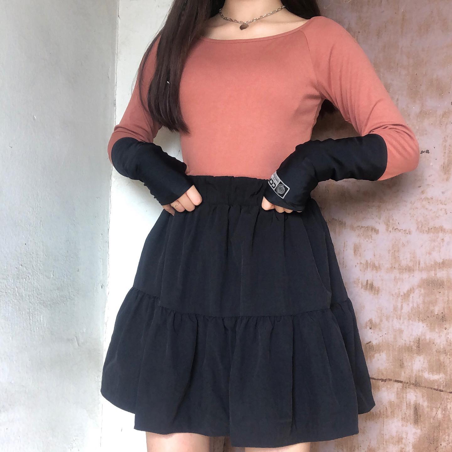 다들 예쁘다고 해주셔서 다른 포즈로🙇‍♀️❤️
.
.
.
#맞팔 #맞팔해요 #맞팔선팔환영 #선팔하면맞팔 #선팔하면맞팔가요 #좋반 #좋아요반사 #좋반테러 #데일리룩 #데일리룩코디 #데일리 #daily #dailylook #dailygram #dailyfashion #fashion #fashionstyle #followforfollowback #followｍe #following #showmethepink #렛츠쉐어 #쇼미더핑크 #베스킨라빈스 #핸드워머 #핸드워머코디
