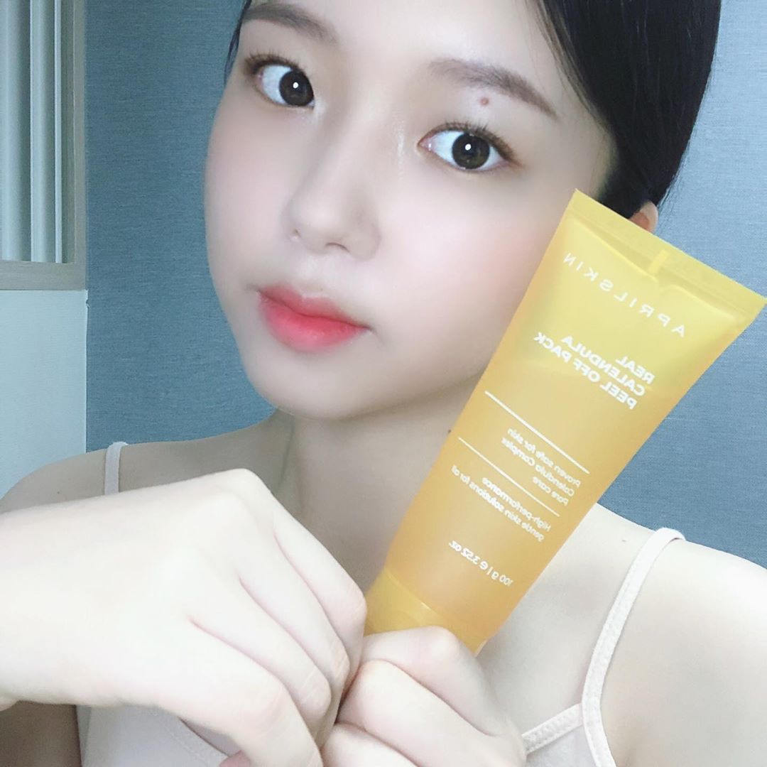 𝐇𝐚 𝐉𝐞𝐨𝐧𝐠 𝐘𝐮 하정’s Instagram post: “🧡에이프릴스킨 “리얼 카렌둘라 필 오프 팩”🧡 @aprilskin_korea 에서 제품을