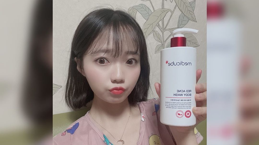 시은이 on Instagram: “제일 좋아하는 #잠옷 👚과 #메디큐브 의 조합👍❣️ - - - #medicube @medicube_korea #여드름성기ᄂ