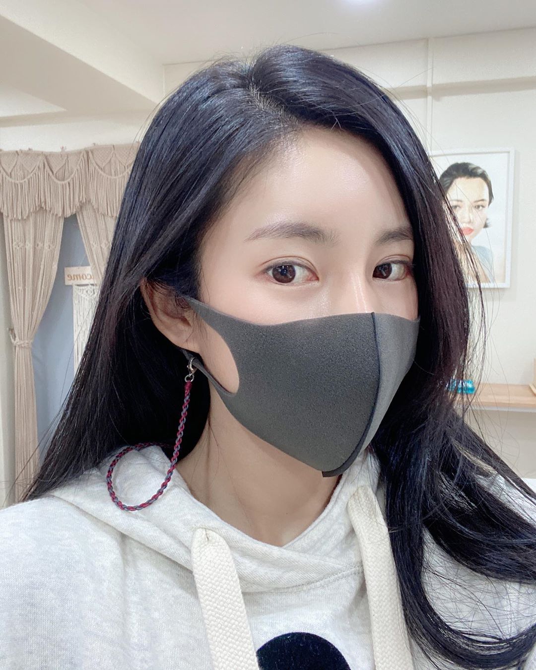 제이뮤즈’s Instagram photo: “#협찬 송리단길 데이트에는 역시! 원데이클래스는 필수코스~ 울 윤진쨩 놀러와서 #노트수스튜디오 #마크라메공방 에서 마스크스트랩 만들기! 역시 직접