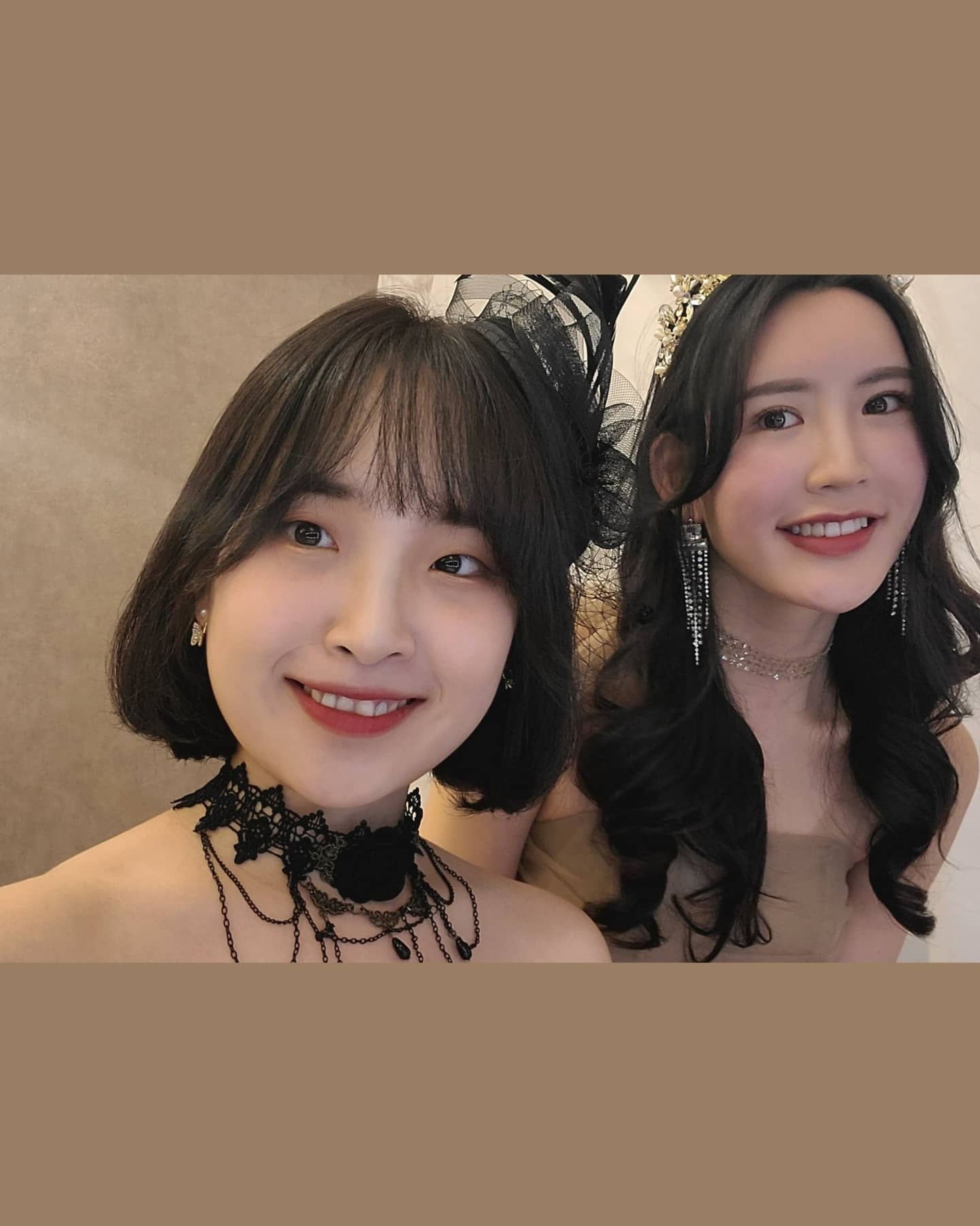 💎공주 되어보기💎

오랜만이에요! 잘 지내고 계신가요?☺
저는 오늘 친구랑 우정샷을 찍고 왔어요❤

여자라면 누구나 한번쯤 공주가 되는 것을 꿈꿔보실 거에요.
오늘 저는 그 꿈을 이루고 왔습니다😆👍👍

사진 정말 너어어어~~무 많이 찍어서 천천히 올려볼게요!
촬영하면서 느낀 장단점도 정리해볼게요😊

(일단 저는 완전 강추🤭🤭❤❤❤❤❤)