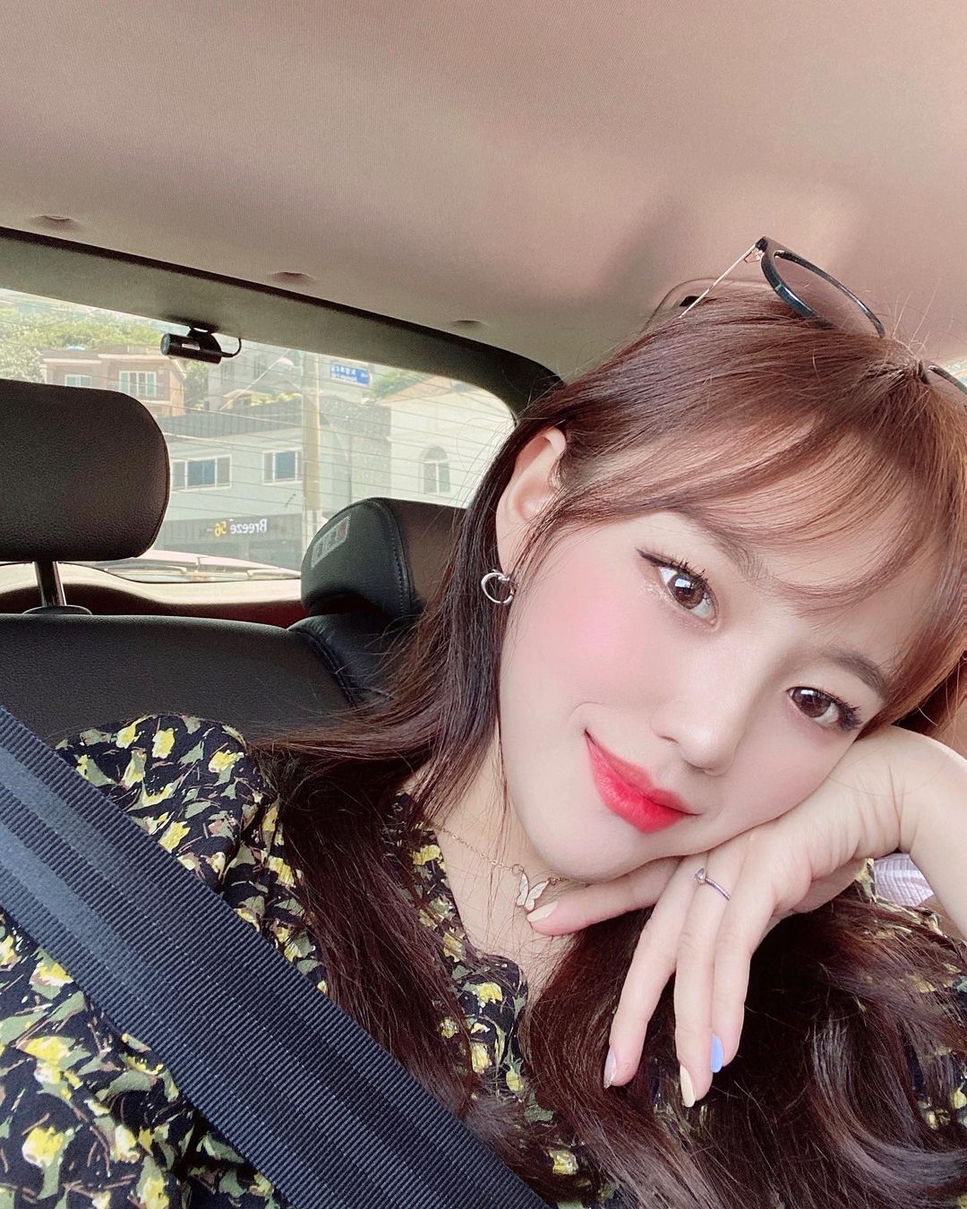 박영서 on Instagram: “압구정 br래쉬에서 속눈썹 펌 받고 삶의 질 상승,, 나 이제 뷰러 안 해도