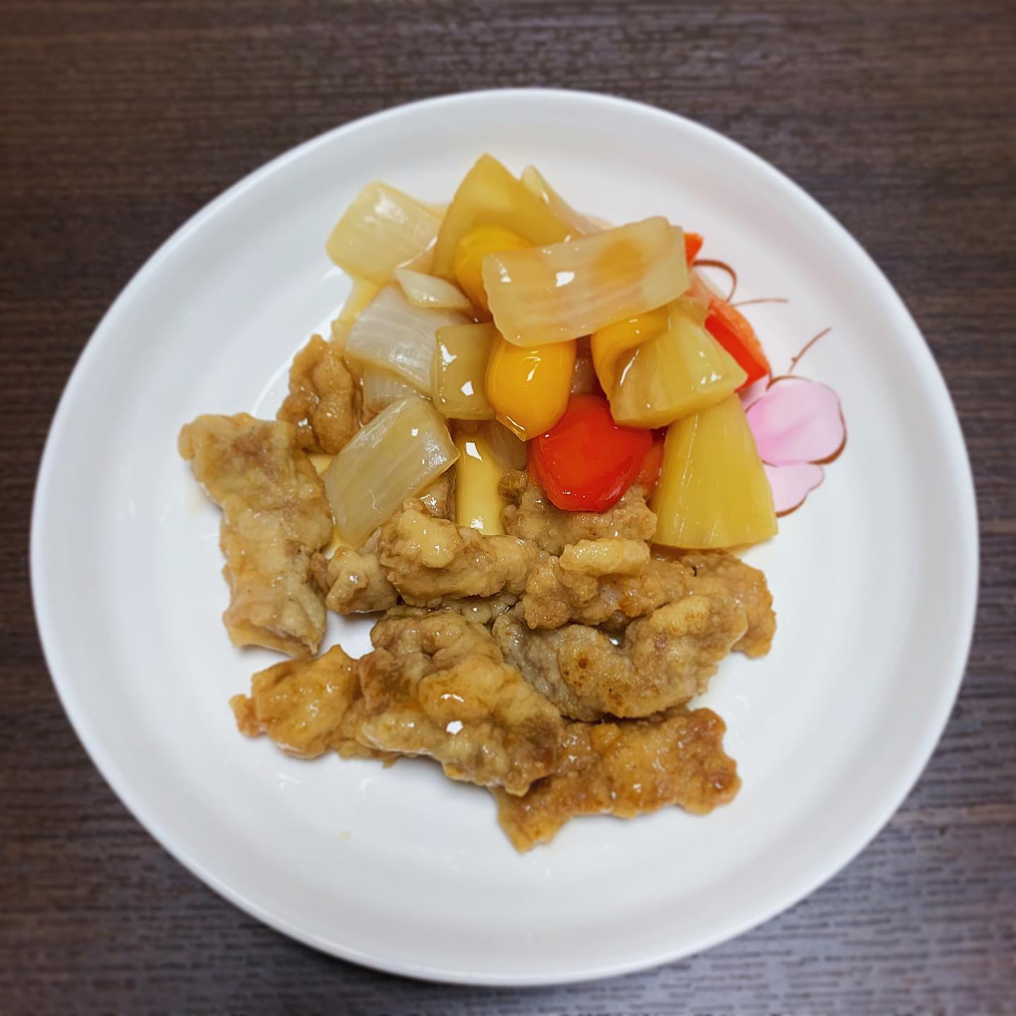 홈메이드 탕수육🍤
⠀
⠀
생각보다 어렵지 않으니
가끔은 집에서 만들어 먹어도 될 것 같아요😁
⠀
⠀
#저녁 #요리 #홈메이드 #cooking
#음식 #food #cooking #먹스타그램