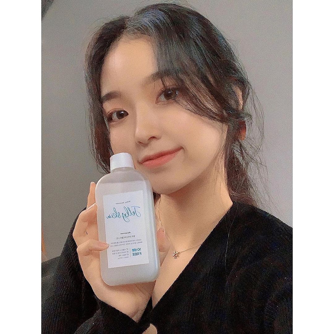 🇰🇷’s Instagram profile post: “🖤 [데이퍼센트] 밀키 모이스쳐 젤리 스킨 🖤 . . 인플루언서 다영님께서 6년