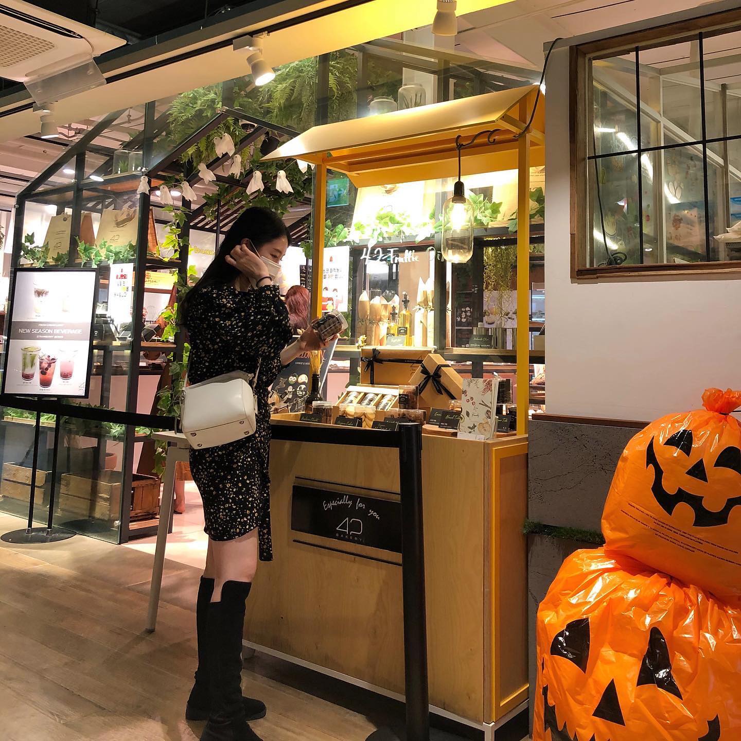 초코칩 살까말까 계속 만지작만지작... 🍪🤔
.
.
#용인 #기흥 #동춘175 #주말