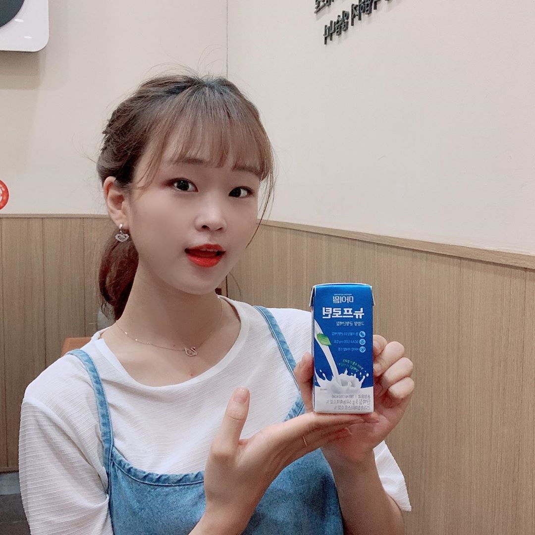 𝓎𝑜𝑜𝓂ღ on Instagram: “대상 웰라이프 마이밀 마시는 뉴프로틴💙 여러분~~~ (୨୧•͈ᴗ•͈)◞*♡ 여러분들은 충분한 단백질 섭취를 하고 있으신가요? ? ? 운동을 하시는분들이라면 근