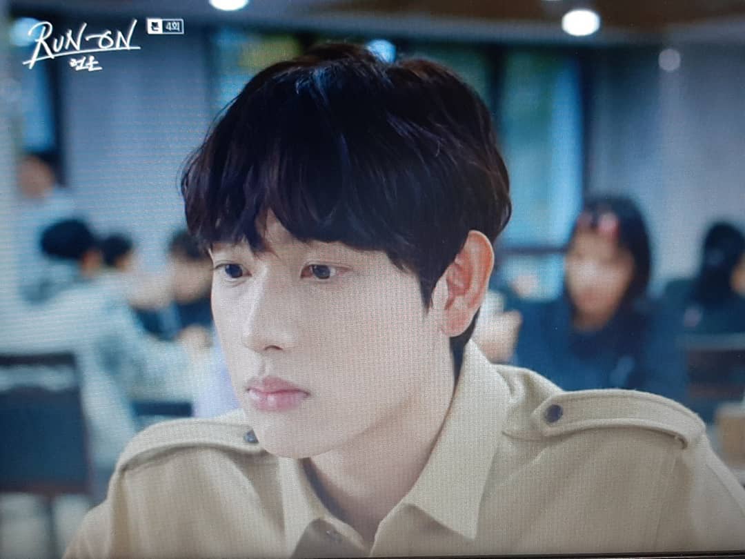잘생긴 임시완 보면서 힐링중~
#런온 #메리_런온_마스 #임시완