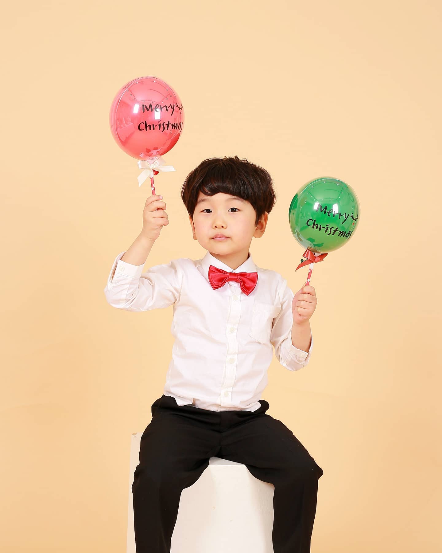 🎄 #메리크리스마스 ❣
⠀
⠀
⠀
⠀
" 예쁜 공간 예쁜 소품 , 그리고 예쁜 너 "
⠀
⠀
⠀
⠀
⠀
🧒🏻 jun.07.08  #김연준
📷 heavenlydays_  #헤븐리데이즈 
🎈 vivid_balloon  #비비드벌룬
☃️ photoroom0701  #도계사진방
⠀
⠀
⠀
⠀
⠀
#아역배우
#크리스마스이브 
#귀여운아이 #6살
#피팅모델
#키즈화보 #컨셉촬영