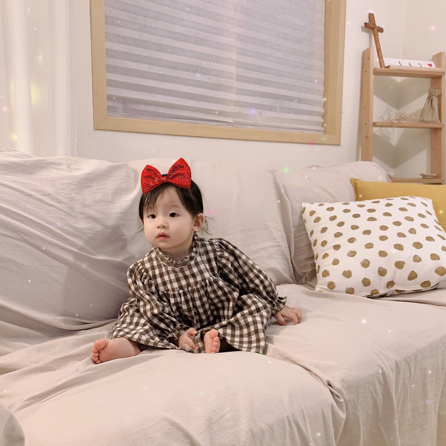 ᰔ
벌써
아율이와 함께하는
두번째 크리스마스﹏🎄
⠀⠀⠀⠀⠀⠀⠀
오른쪽사진은 작년인데 완전 아기아기하네요-
표정보니. .
생애 처음보는 촛불이 신기했나봐요⫬⫬
내년 크리스마스엔 또 얼마나 커있을까 ˎˊ˗
⠀⠀⠀⠀⠀⠀⠀
#크리스마스 #메리크리스마스🎄 #크리스마스끝 #14개월아기 #가족 #세가족 #연휴 #육아맘 #육아스타그램 #육아맞팔 #딸스타그램 #아기사진 #딸램 #육퇴