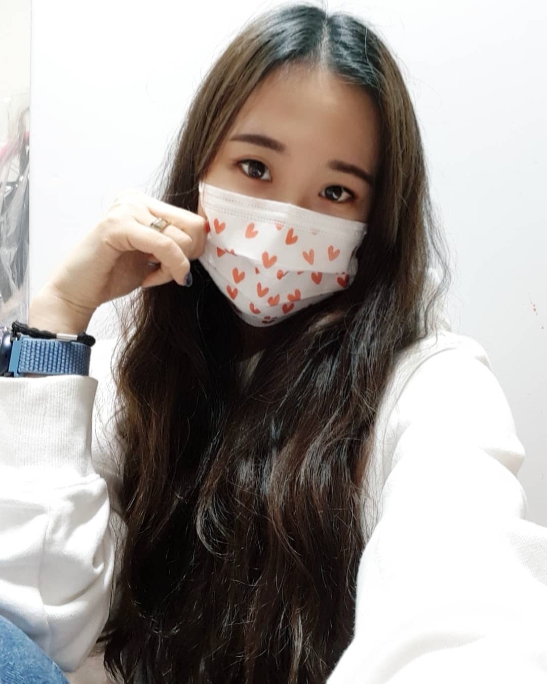 чёjїп♡ on Instagram: “졸귀탱 마스크😷 . . . . #협찬 이지만 너무맘에드는 마스크😆 매일같은 하얀마스크 착용하다가 귀여운 마스크 착용하니 맘에든다ㅋㅋ 디자인이 100가지도 넘어서 옷에맞춰 착용할수도 있고 크리스마스라 루돌프도 주문해봤는데 졸귀탱👍ㅋㅋㅋ 덕분에 오랜만에…”