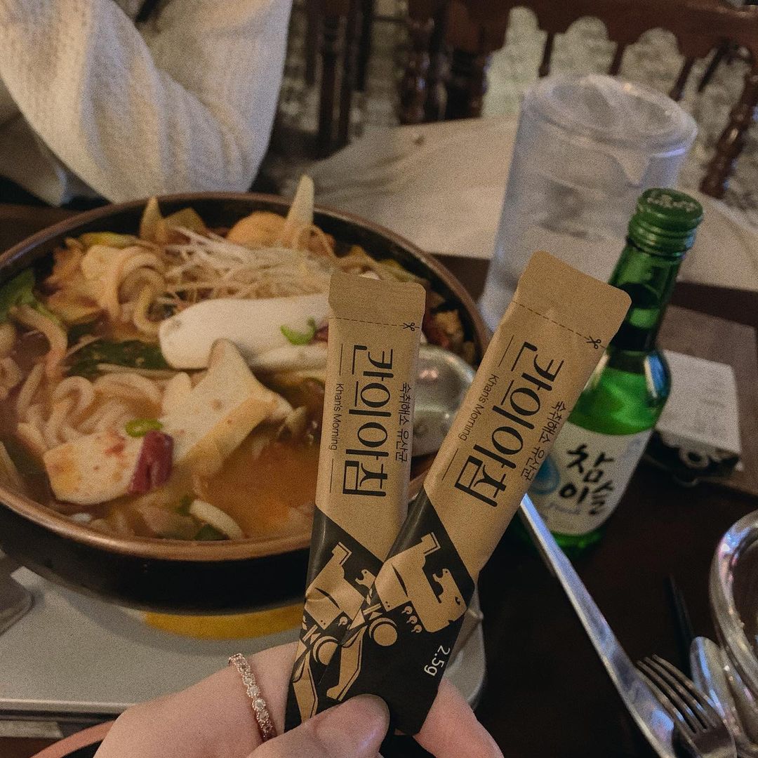 김공주 on Instagram: “알만한 사람들은 다 아는 주당이지만 ( ✌︎'ω')✌︎ 주당도 알쓰도 피해갈 수 없는게 숙취죠 !! 요새 나이가 먹어서 그런지 머리…”