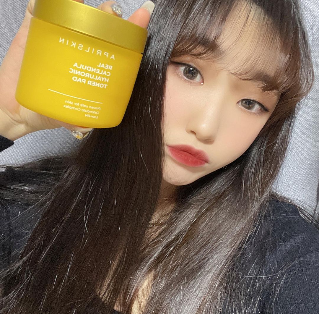 심̆̈다̆̈은̆̈ on Instagram: “👉🏻리얼 카렌둘라 히알루로닉 토너패드👈🏻 ❣️카렌둘라 토너 패드는 1회 사용으로도 노폐물을 닦아주고 모공을 조여주어 타이트닝 효과를…”