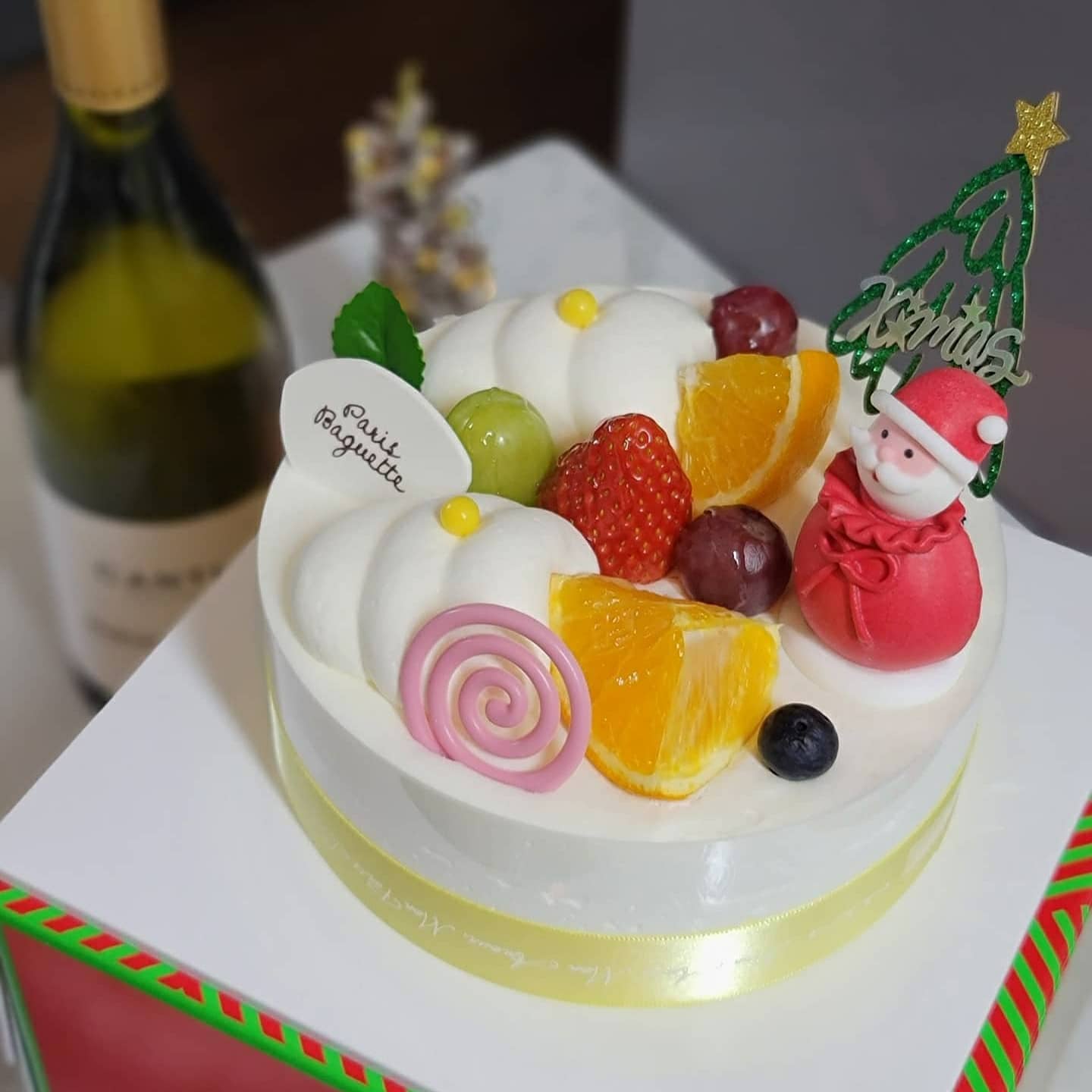 #밀린피드올리기 #메리크리스마스 #merrychristmas #로제파스타 #찹스테이크 #와인 #리스샐러드 #오닝식구와함께 #클쓰마스출근화팅😭 
#크리스마스파티 #크리스마스케이크 

크리스마스 출근했지만 따뜻한하루
맛있는 음식냄새 가득한 따뜻한 온기
음식 너무 잘먹었엉 맛있었어 

아빠. 그런이벤트도 할줄알아요?
"오닝이 크리스마스 케익 촛불 해줘 ."
"할아버지 센스쟁이. 급 오닝이가부러웠다