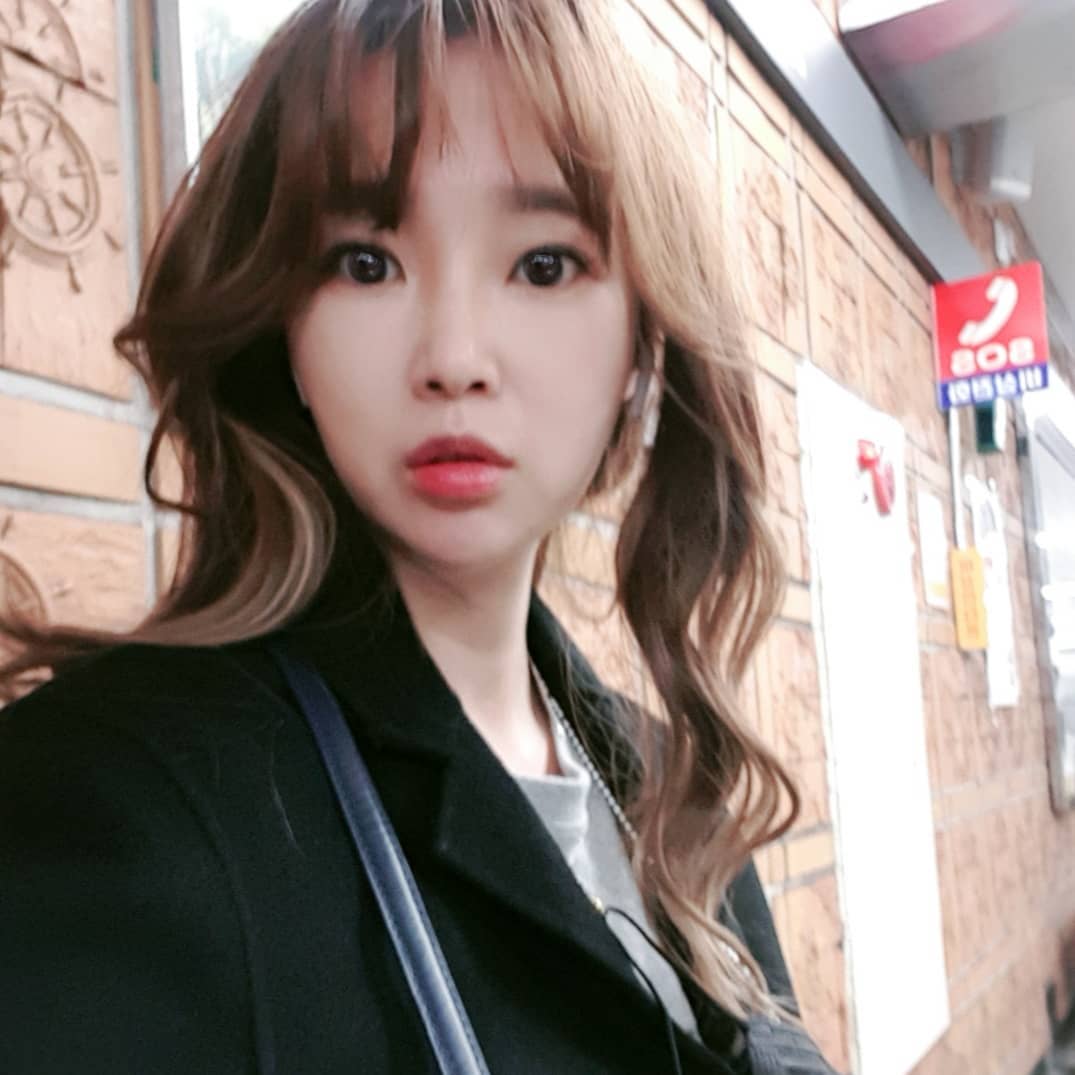 앞머리야 빨리 자라자ㅋ

편안한 저녁되세요🌙

#또지하철타고#집에가는길#일요일저녁##오늘도화이팅 #투데이 #하루 #일상 #설정샷##인스타라이프 #투데이 #일상그램 #데일리그램 #일상기록 #일상스타##소통해요 #소통환영 #소통하자 #맞팔해요 #인친환영#러브타로