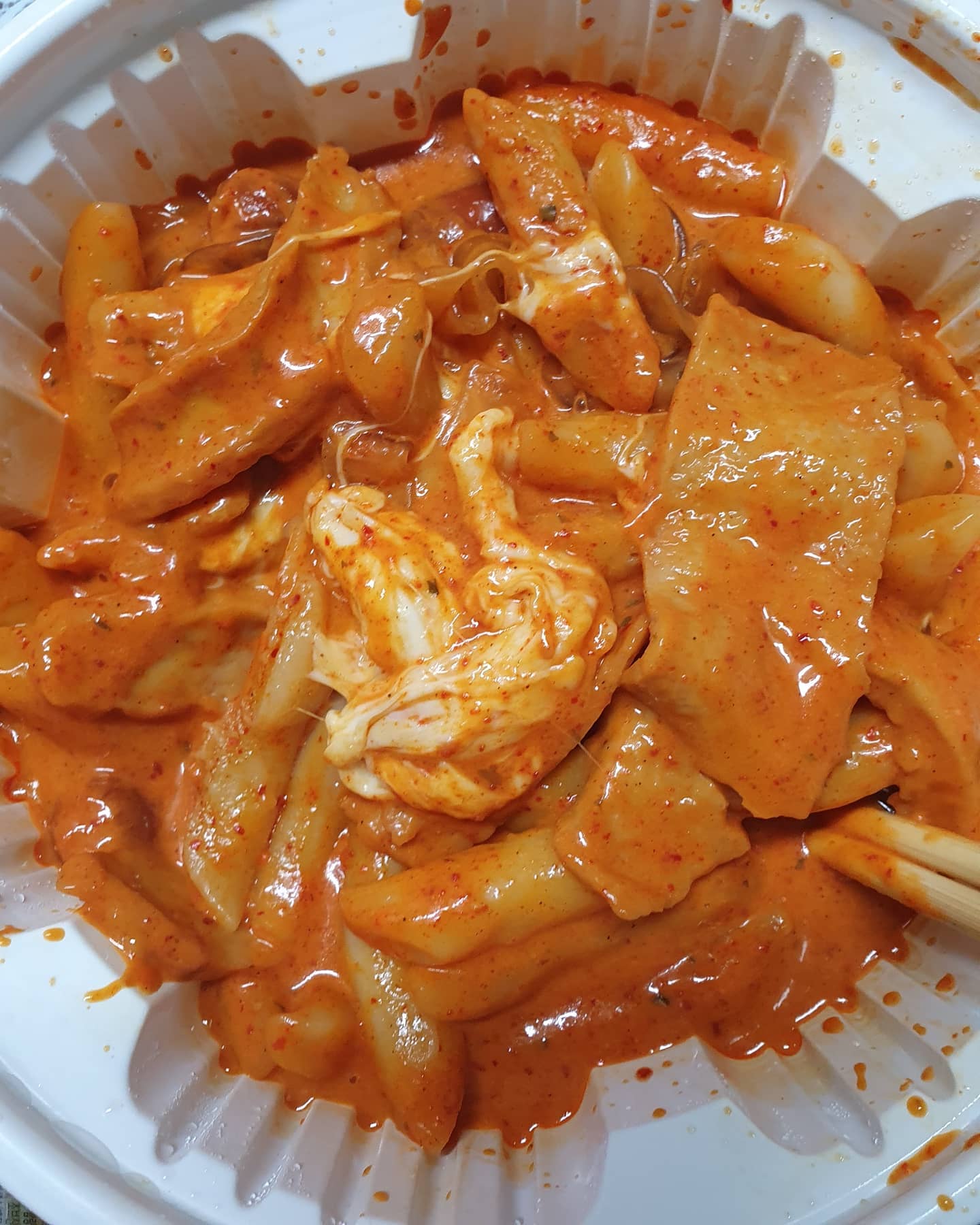 엽떡로제버전 대박 👍👍👍
또 시켜먹고 싶은 맛 🍽🍽🍽
엽떡 칭찬해 👏👏👏

#엽기로제떡볶이 #엽로떡 #엽떡로제 #엽떡리그램데이 #엽떡 #엽기떡볶이 #엽기떡볶이로제 #엽기떡볶이🔥 #엽기떡볶이오리지널 #엽기떡볶이신메뉴