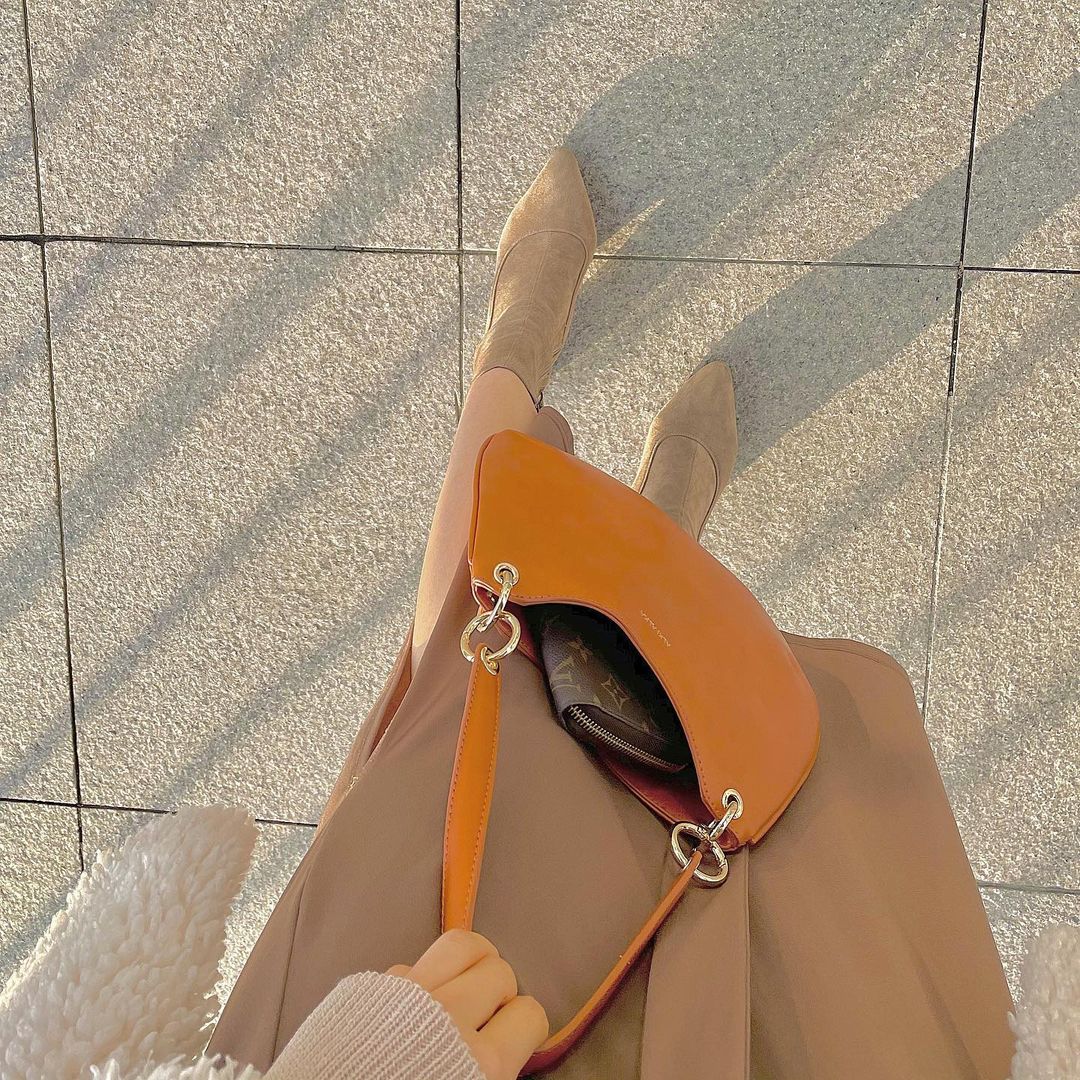  “#유료광고 ✨🤎👜🤎 ✨ 깔끔한 디자인 좋아해서 루이비통 장지갑 샀었는데 뭔가 저한텐 조금 올드해서 명품리셀마켓인…”