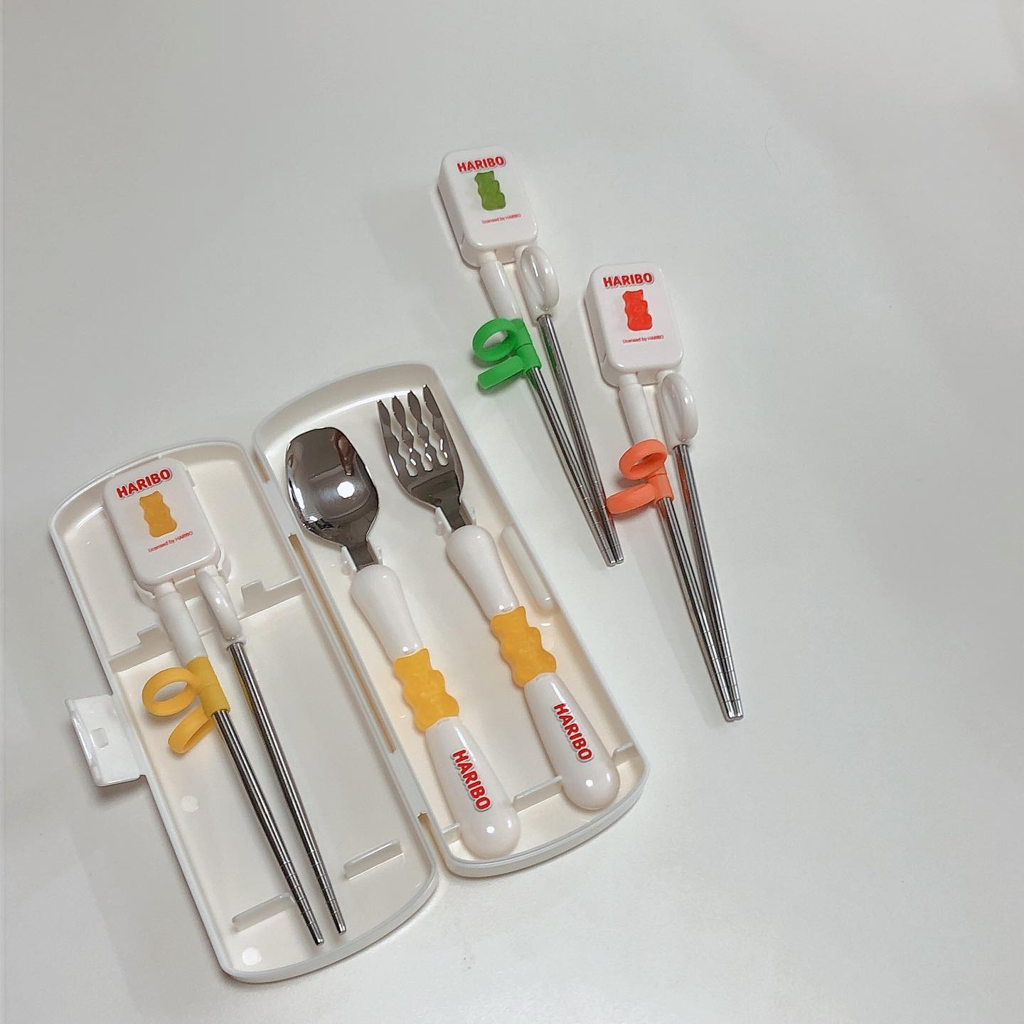 .

하아...이뿌다..🤍
스텐 교정용 젓가락까지 들어가는 
3set 케이스가 필요했어...!̤̻!!̤̻
낼 부턴 얼집 이걸로 가져가자! ◡̈ 

#딱엄마취향 
#하리보수저세트