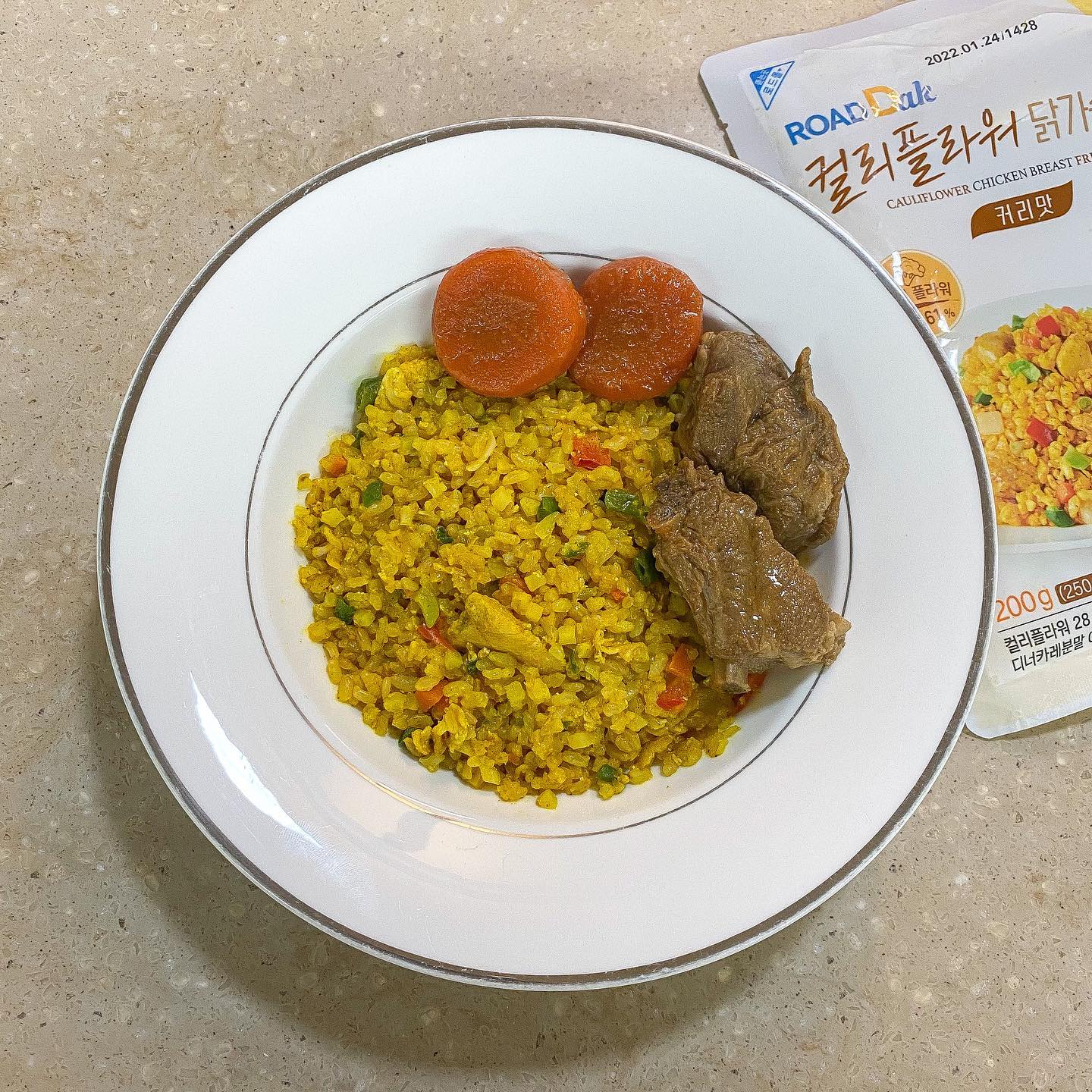 3월 15일 점심 🍛
.
#로드닭 #컬리플라워볶음밥 커리맛에 
엄마표 갈비찜 😋🍗🥕
간편하게 뚝딱〰️❗️
.
#제티_식단 #식단기록 #식단공유 #식단관리 #식단일기
#다이어터점심 #컬리플라워볶음밥 #다이어트볶음밥
#로드닭컬리플라워닭가슴살볶음밥 #로드닭볶음밥
