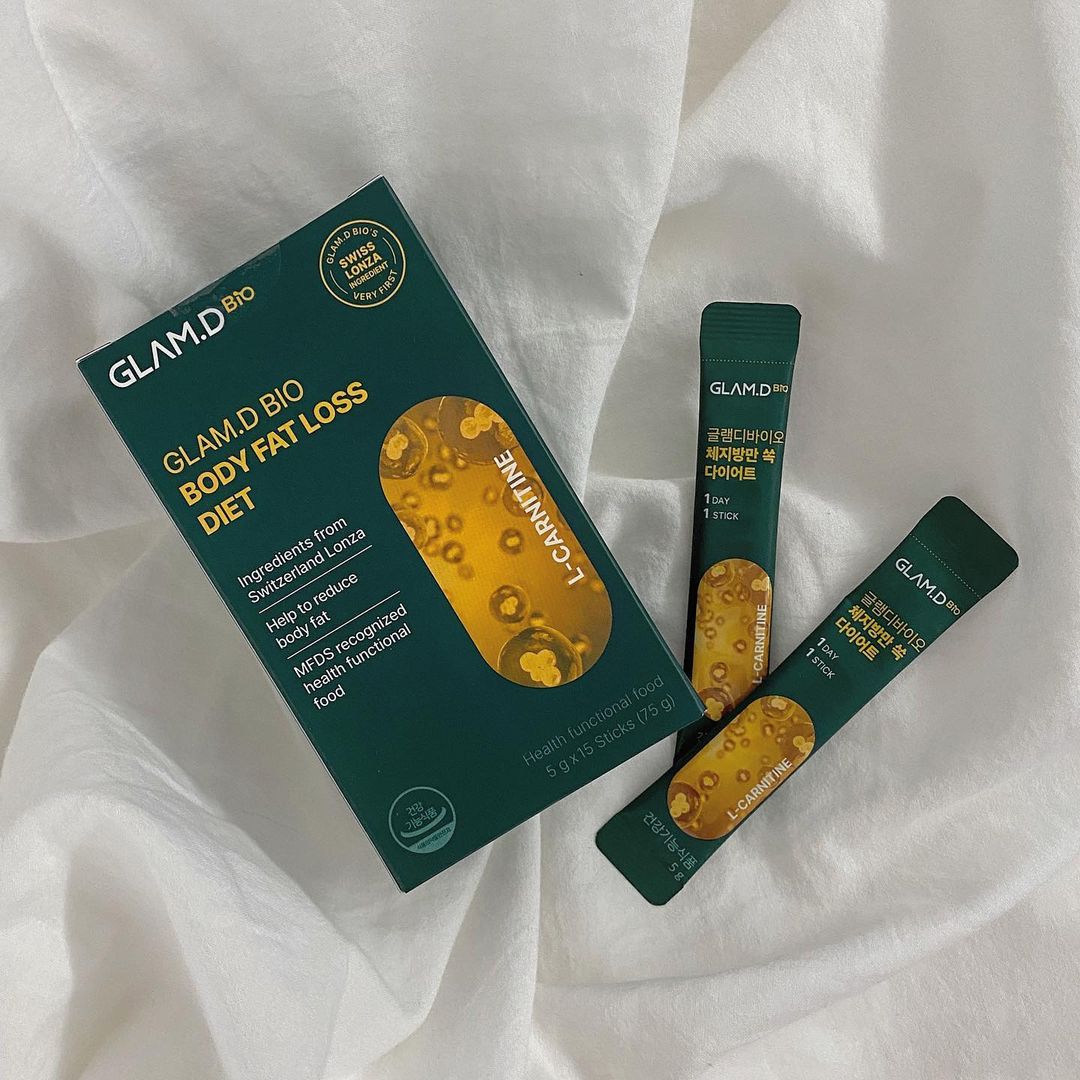  “#협찬 하루에 1포, 체지방 안녕 예찌전용 다이어트 글램디바이오💛 #글램디바이오 #glamdmbio #체지방만쏙다이어트 #엘카르니틴 #몸매관리 #체지방감소 #다이어트음료 #마시는다이어트 #체지방분해”