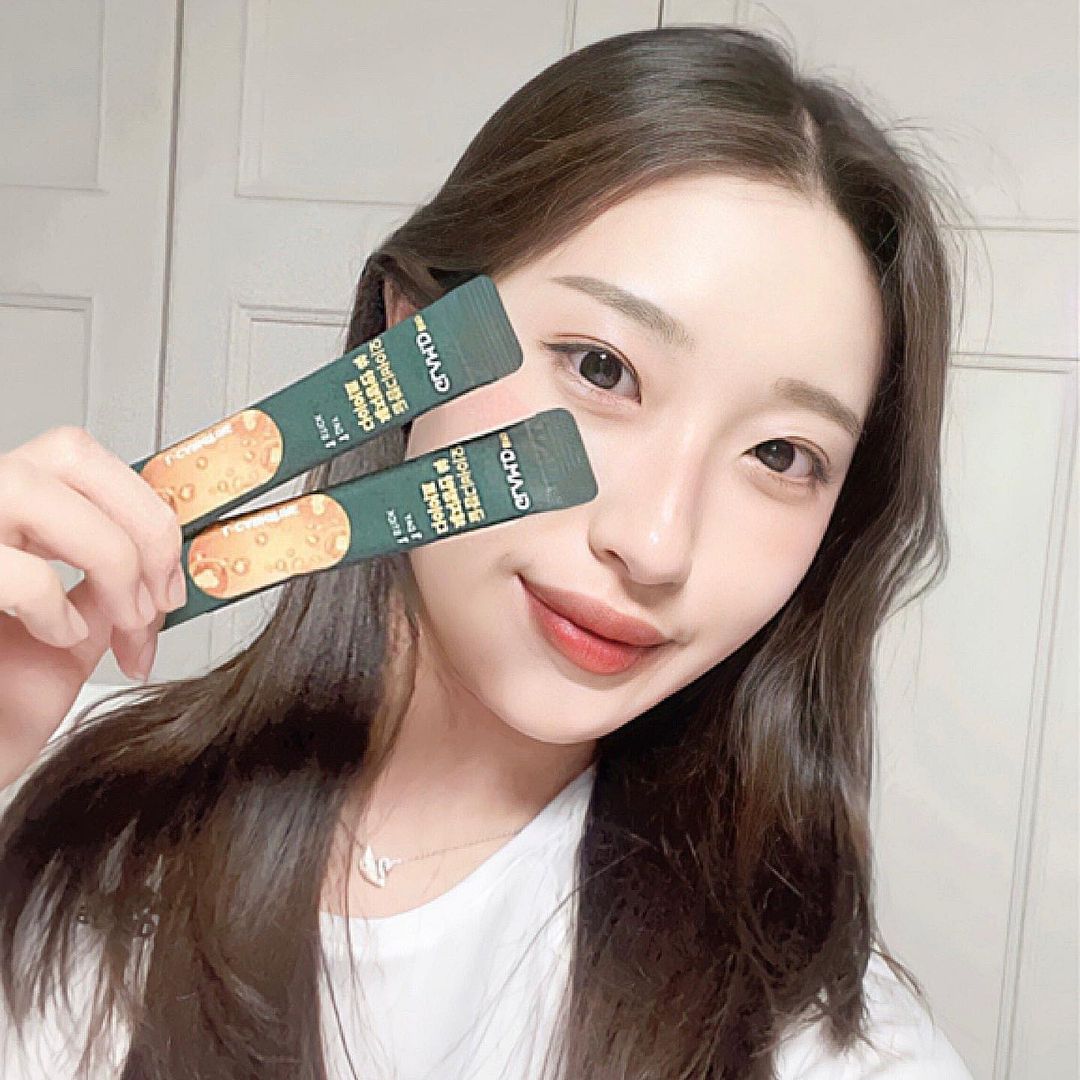  “#광고 💡[글램디바이오] 글램디 바이오 체지방만 쏙 다이어트 간편하게 물에 타서 섭취하는 레몬맛 다이어트 음료에요❕ - 1일 1회, 1회 1포를 물(150~180ml)에 넣고 잘 저은 후 섭취하시면 되요 🤍 - 조금 싱겁고 이상할 줄 알았는데…”
