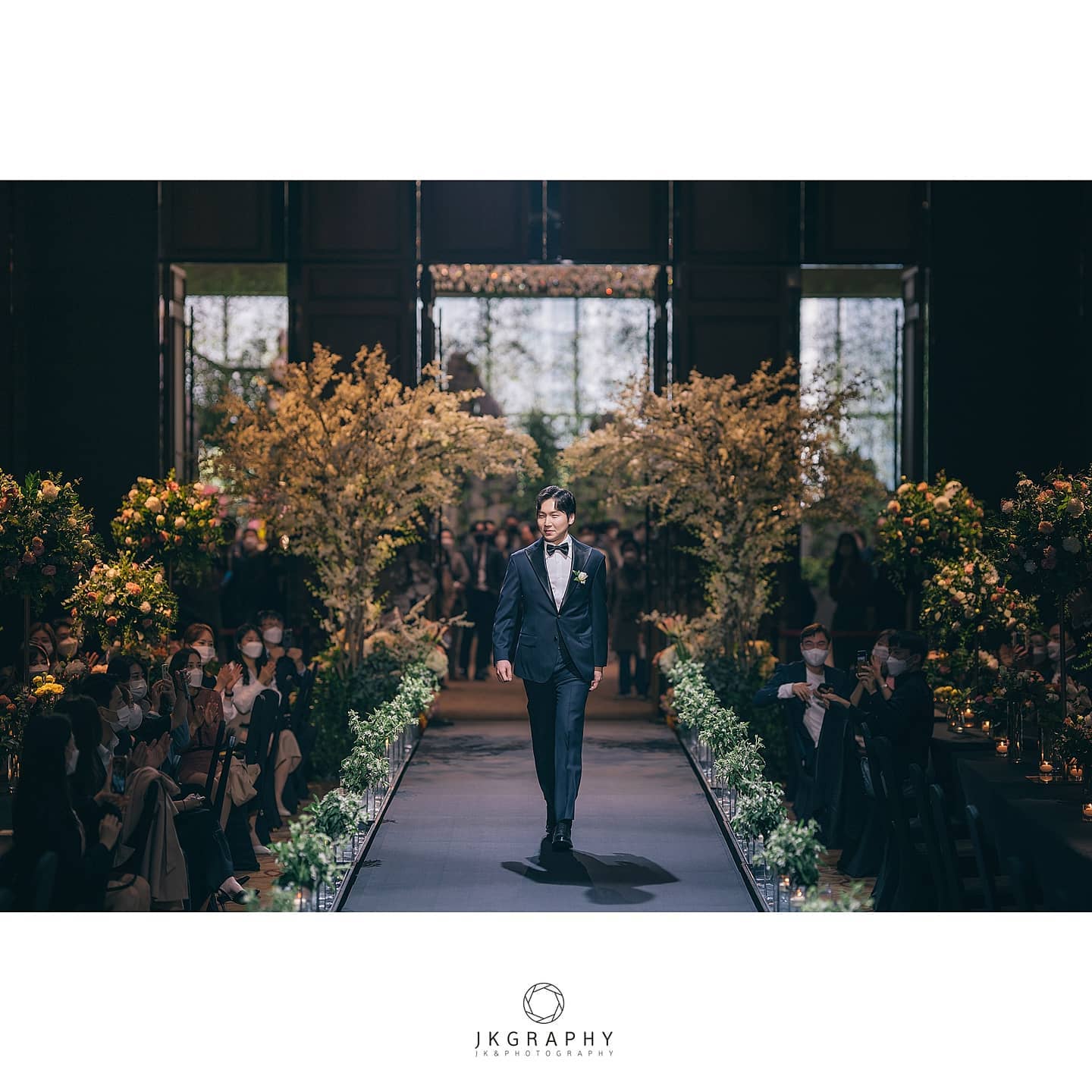 라마다 서울 신도림 Ramada Seoul Sindorim -
-
올해 촬영 예약이 마감되었습니다!
밀려있는보정작업 하느라 피드가 게을러지네요 ㅠ
-
그래도 저희 JKGRAPHY를 찾아주셔서 감사합니다!
-
2022년도 잘부탁드립니다!
감사합니다!
-
wedding hall ramada_sindorim
-
-

#오늘의신부님 
#라마다호텔 #세인트그레이스홀 
#그랜드볼룸 #그랜드볼룸홀
#신도림라마다호텔 #신도림라마다본식스냅
#라마다호텔웨딩 #라마다호텔신도림 #신도림라마다웨딩홀 #라마다서울호텔
#라마다호텔본식스냅 #본식스냅 #웨딩스냅 
#웨딩사진#본식스냅추천 #본식사진 #드레스#결혼#제이케이그래피#weddingphotography 
#jkgraphy