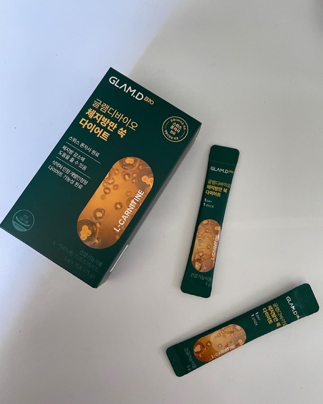  “#ad @glamd_official #글램디바이오 에서 나온 #다이어트음료 포카리 + 레몬맛이여서 여름에 먹기 딱 좋게 상큼하고 맛있다 🍋 #체지방분해 좋대용 ! 이제 여름이니까 진짜 살 좀 빼야지... #glamdmbio…”