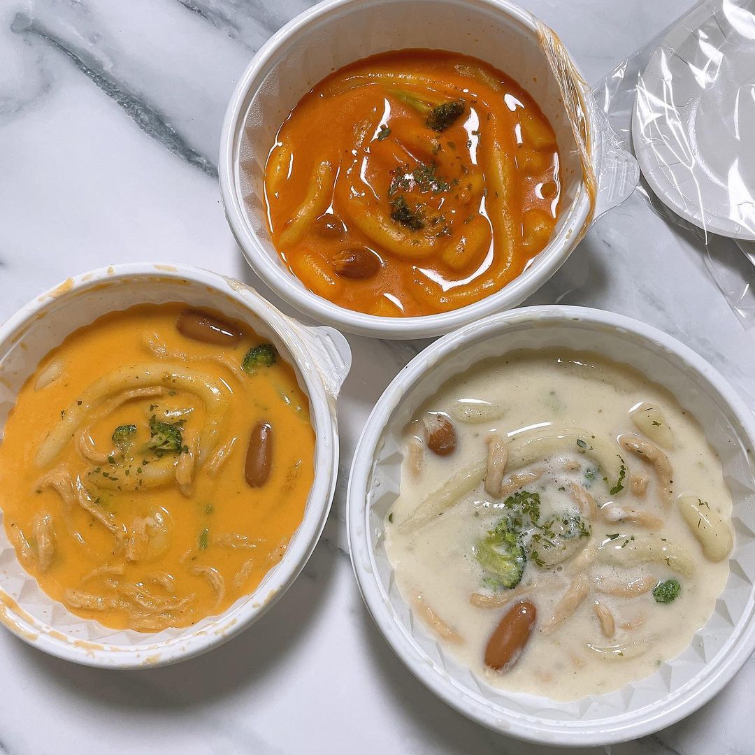 “#제품협찬 #협찬 #광고 #체험단 #오떡후 #까르보나라 #매콤까르보나라 #로제 리뷰쉐어에서 당첨된 오떡후 떡볶이 3종! 요번에 오떡후에서 로제떡볶이가 새롭게 출시되었데요!! 까르보나라는 우유맛이 느껴지는 부드러운맛이라 아이들이 먹으면 좋을거…”