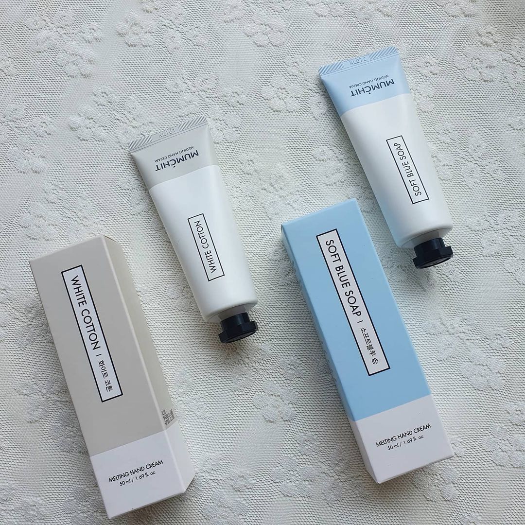 🧡뒤죽박죽그램💛 (ღ•͈ᴗ•͈ღ) on Instagram: “#협찬 #그래도진짜리뷰 #멈칫 #최준핸드크림 #자세한건네이버검색 멈칫x최준 멜팅 핸드크림🤍💙 수분폭탄 멀팅핸드크림 멈칫! 끈적임 없