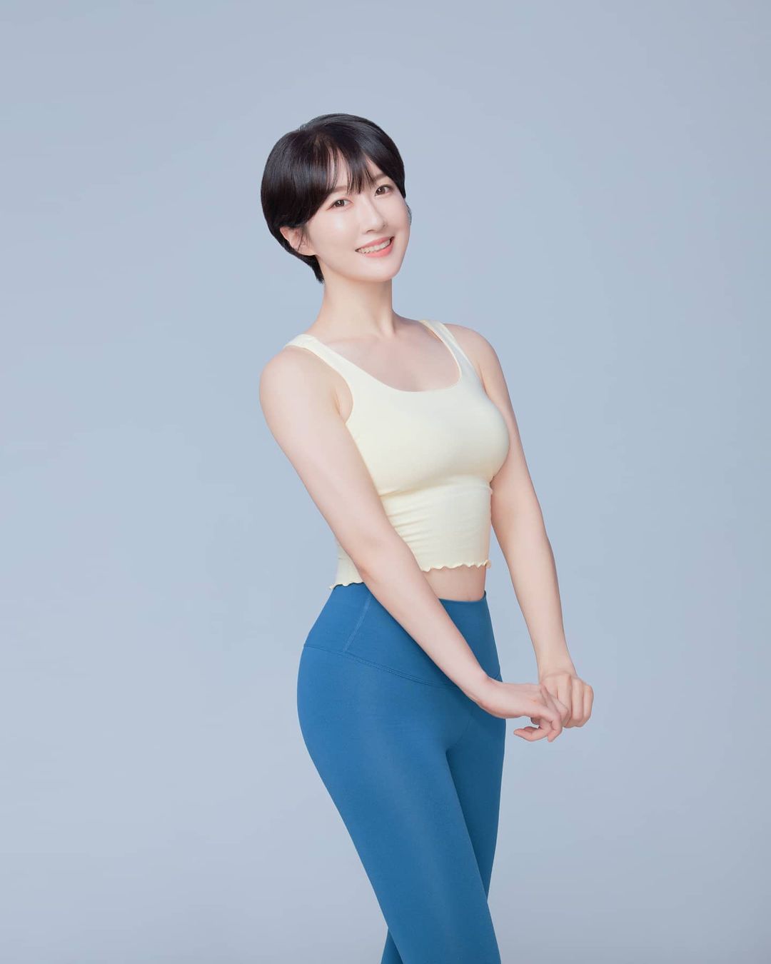 기린 on Instagram: “바디프로필은 어필룩😃❤ 촬영해주시는 쌤이 컨셉도 잘 잡아주시고 수정도 그자리에서 해주시는!!! #어필룩 #바디프로필 #신사동프로필 #신사역프로필 #운동하는여자 #운