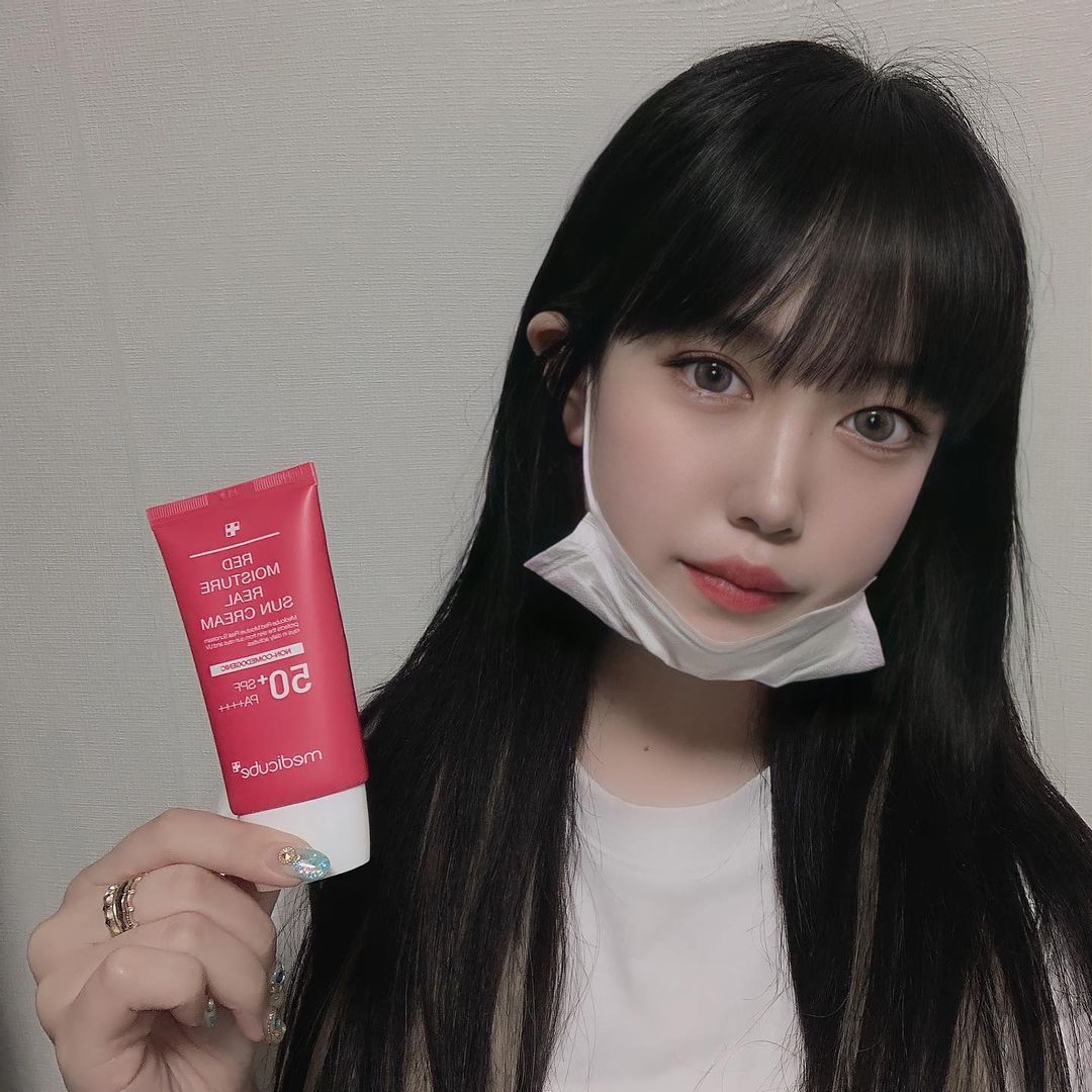리수🏄🏻‍♀️’s Instagram profile post: “#협찬 #광고 ❤️메디큐브 레드 모이스쳐 리얼 선크림❤️ ❤️진짜 SPF 50! PA++++! 빈틈없이 자외선을 차단하는 리얼 선크림 ❤️언제 어디서 측