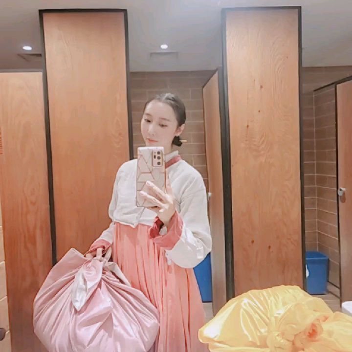 휴가날 알바하는 사람이 나말고 또 있을 까?😂
평범한 백성역할🤭