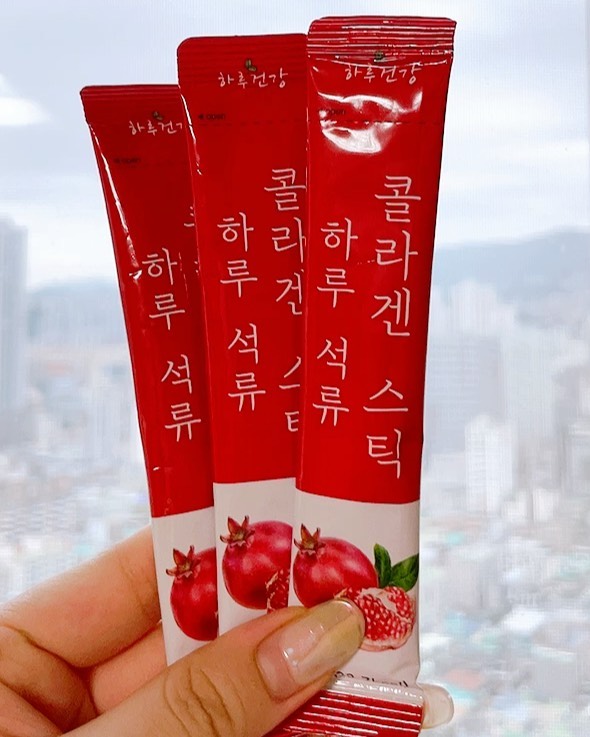 ⠀
건강하게 먹는 석류 ♥️♥️
석류가 여자 몸에 좋은건 잘 알지만
매일 챙겨먹긴 힘든데
젤리 타입이라 편하고 넘 좋아 🥰
.
.
.
.
.
#하루건강 #하루석류콜라겐젤리 #석류콜라겐 #석류젤리 #저분자석류콜라겐 #저분자석류젤리 #저분자콜라겐 #석류콜라겐젤리스틱 #콜라겐젤리 #석류
⠀