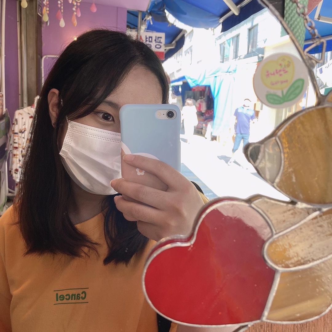 윤예림 on Instagram: “커플 폰케이스❤️ 쫀귀! 상콤해서 둘이 같이 있으면 더귀여웡~”